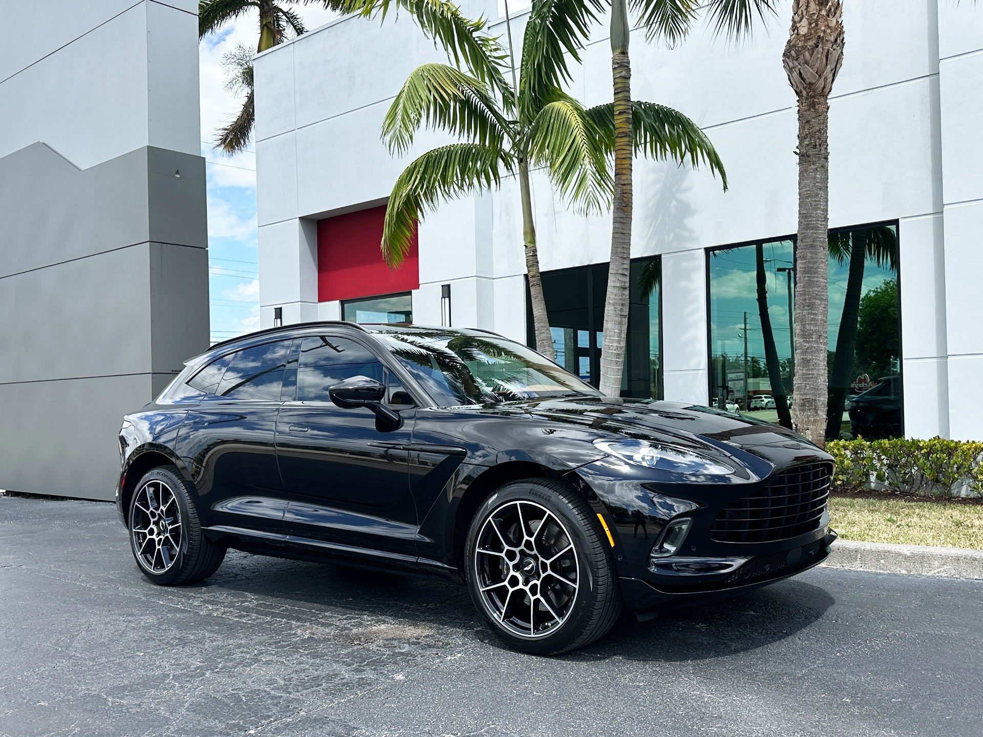Used-2021-Aston-Martin-DBX