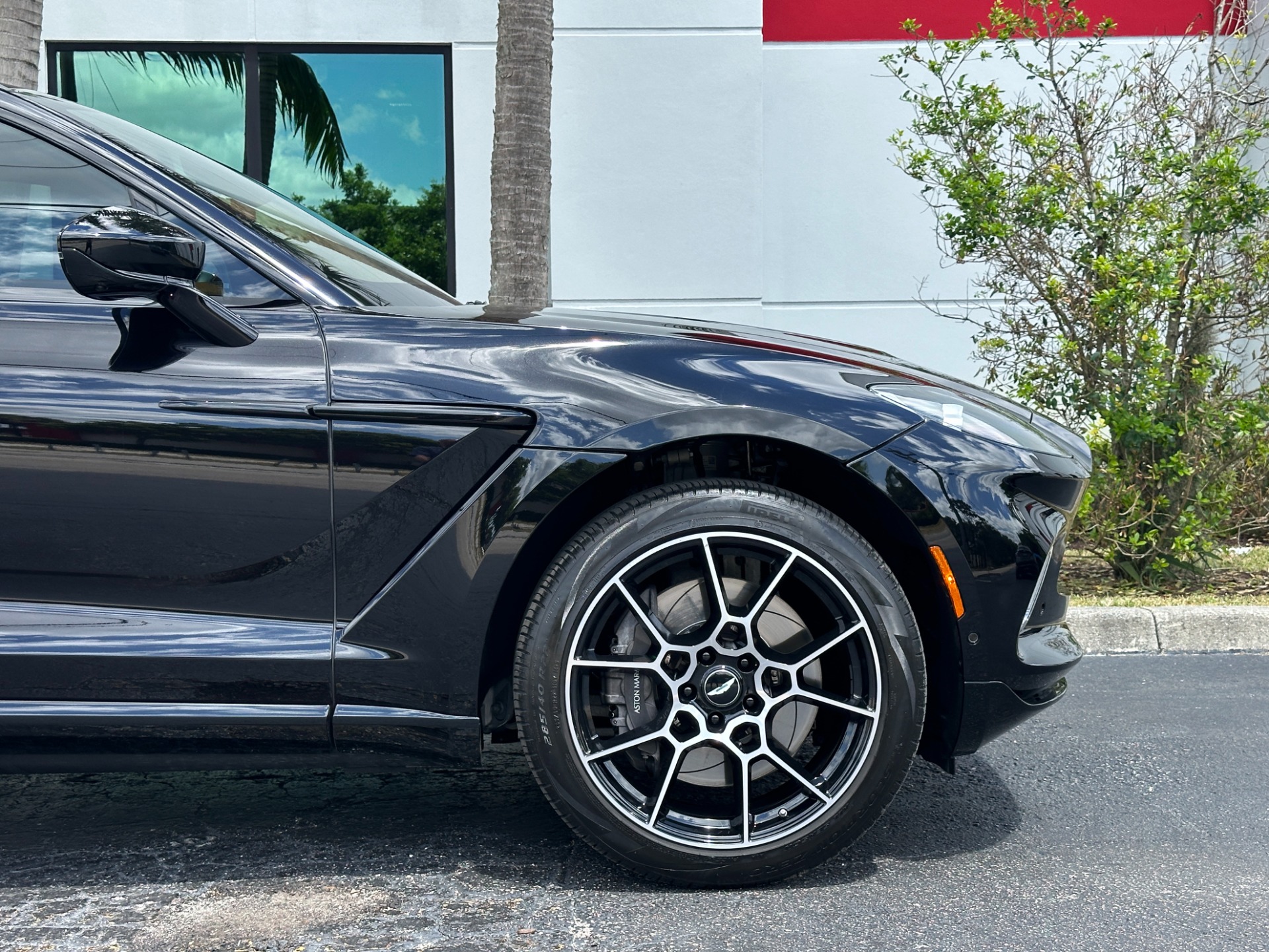 Used-2021-Aston-Martin-DBX