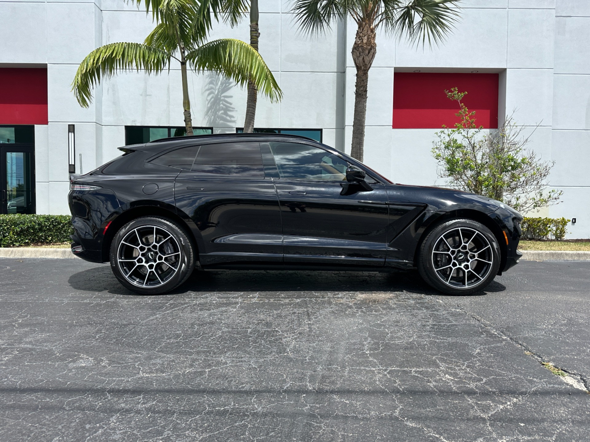 Used-2021-Aston-Martin-DBX