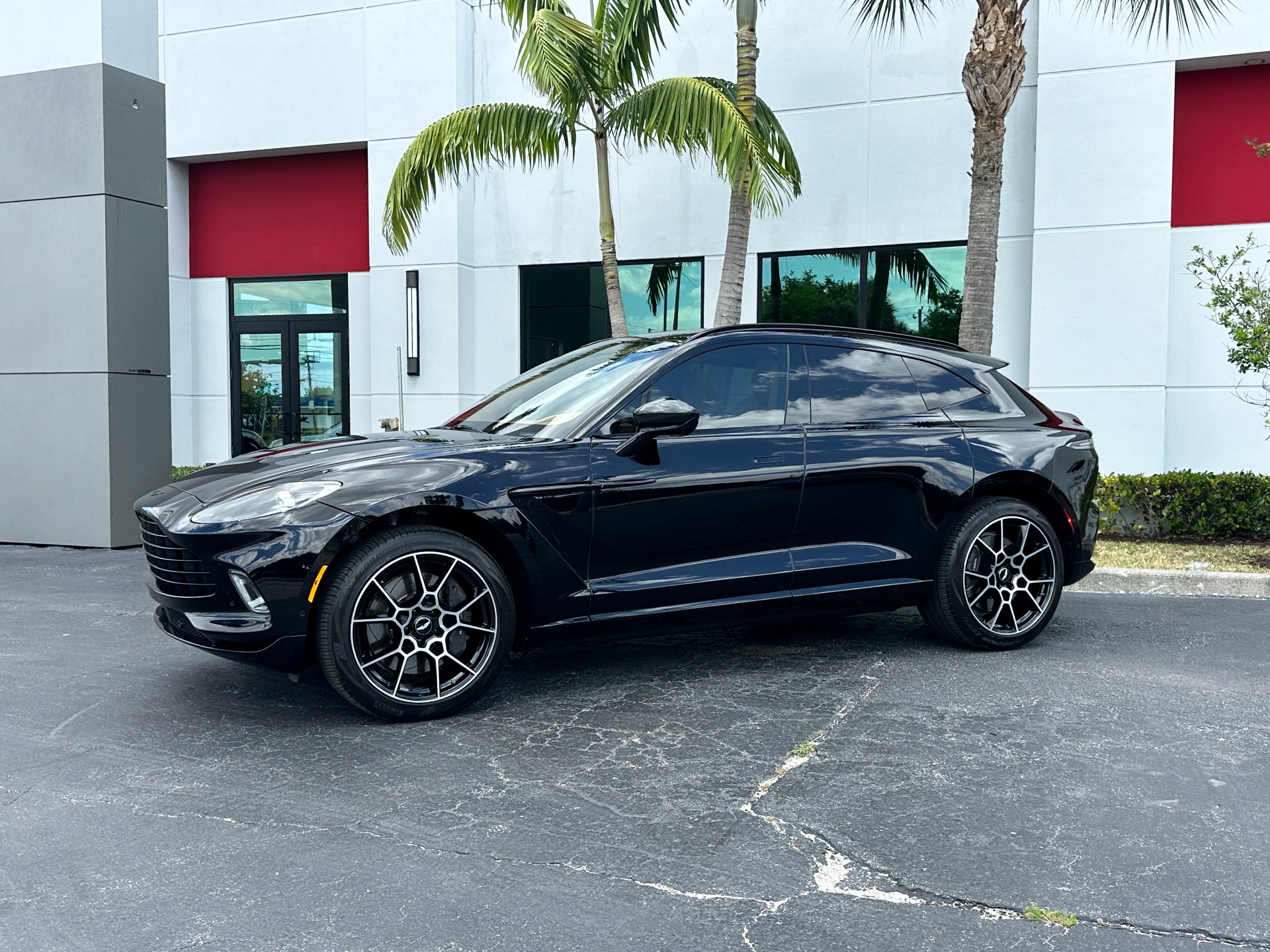 Used-2021-Aston-Martin-DBX