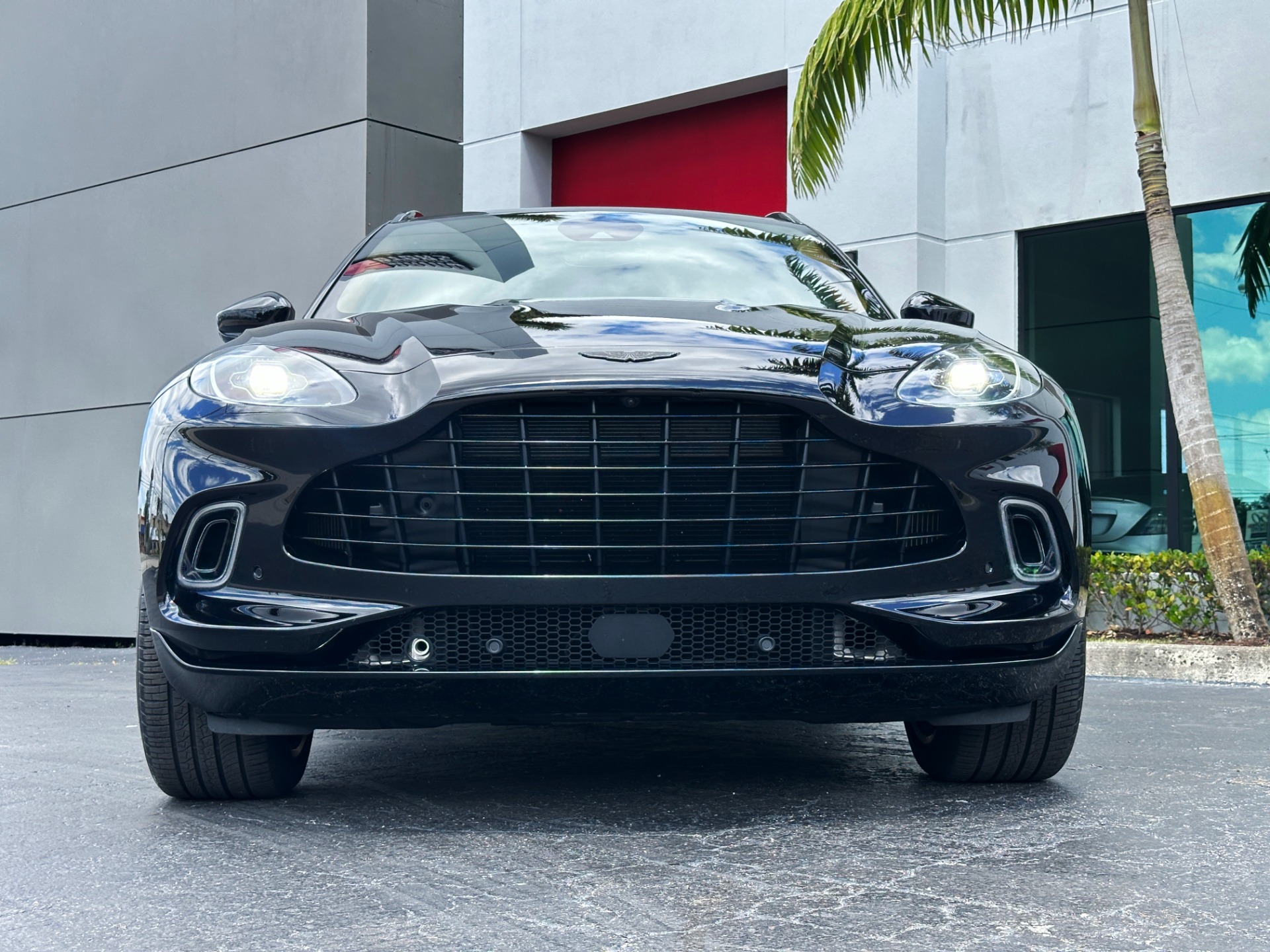 Used-2021-Aston-Martin-DBX