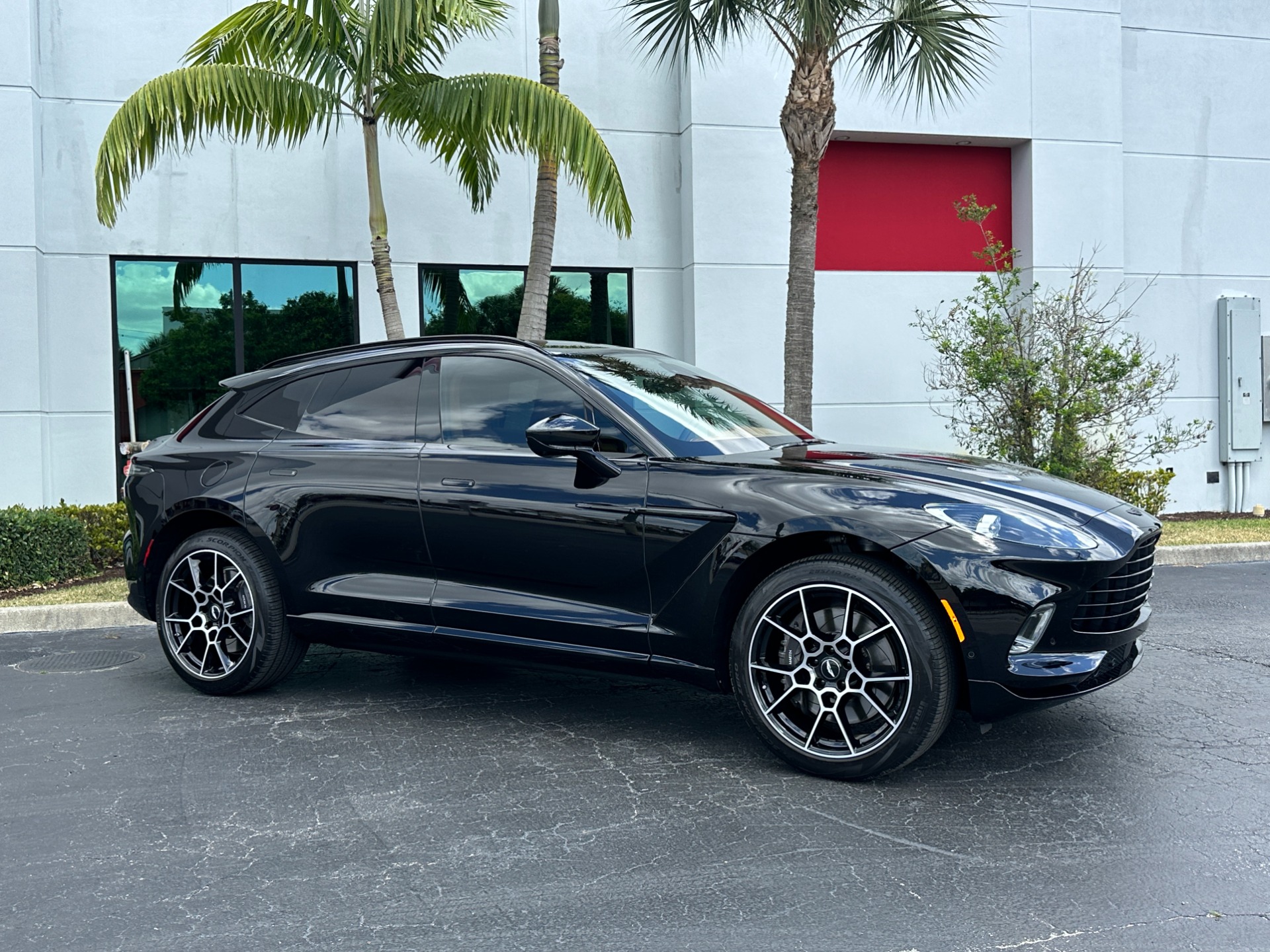Used-2021-Aston-Martin-DBX