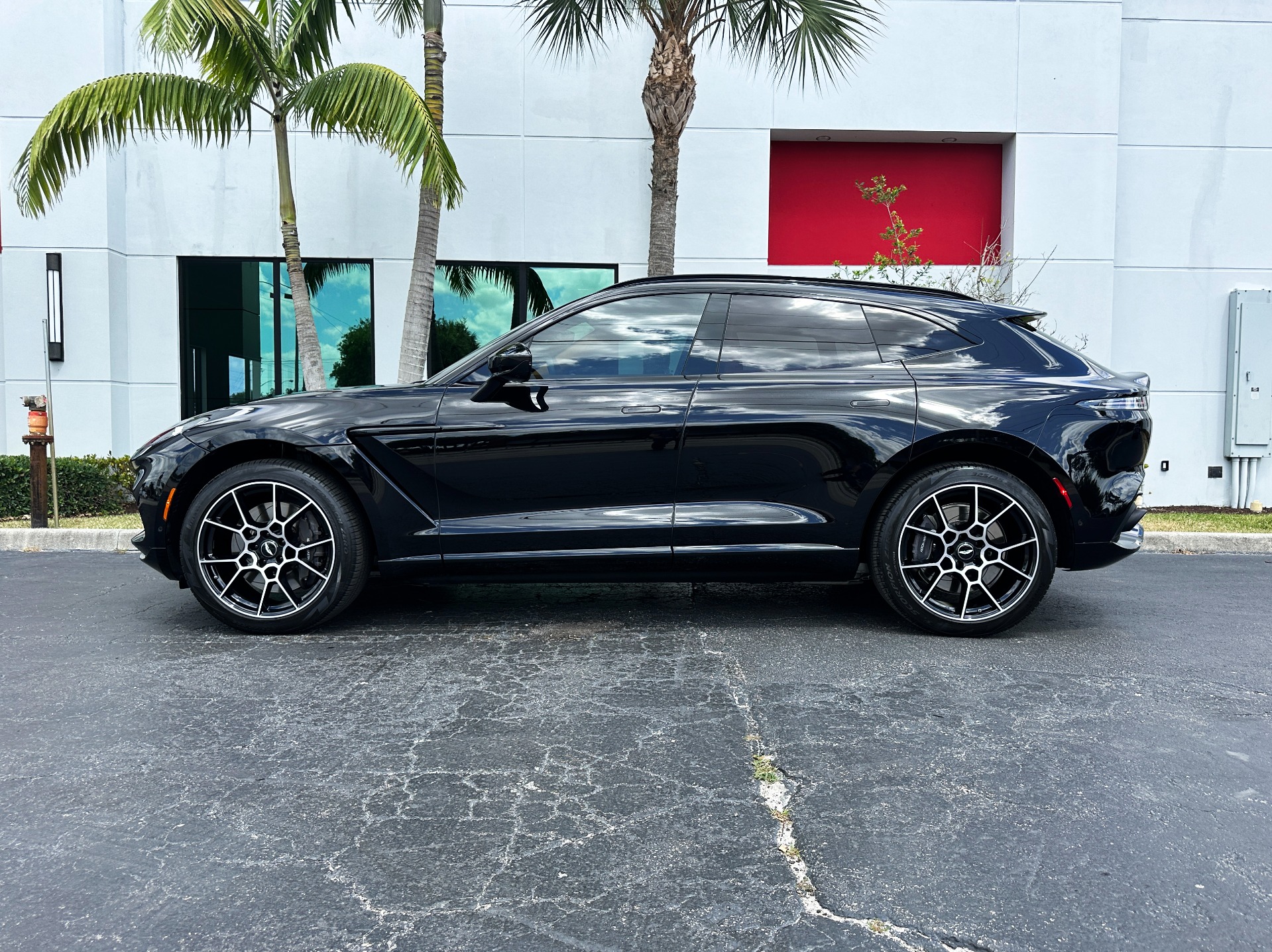 Used-2021-Aston-Martin-DBX