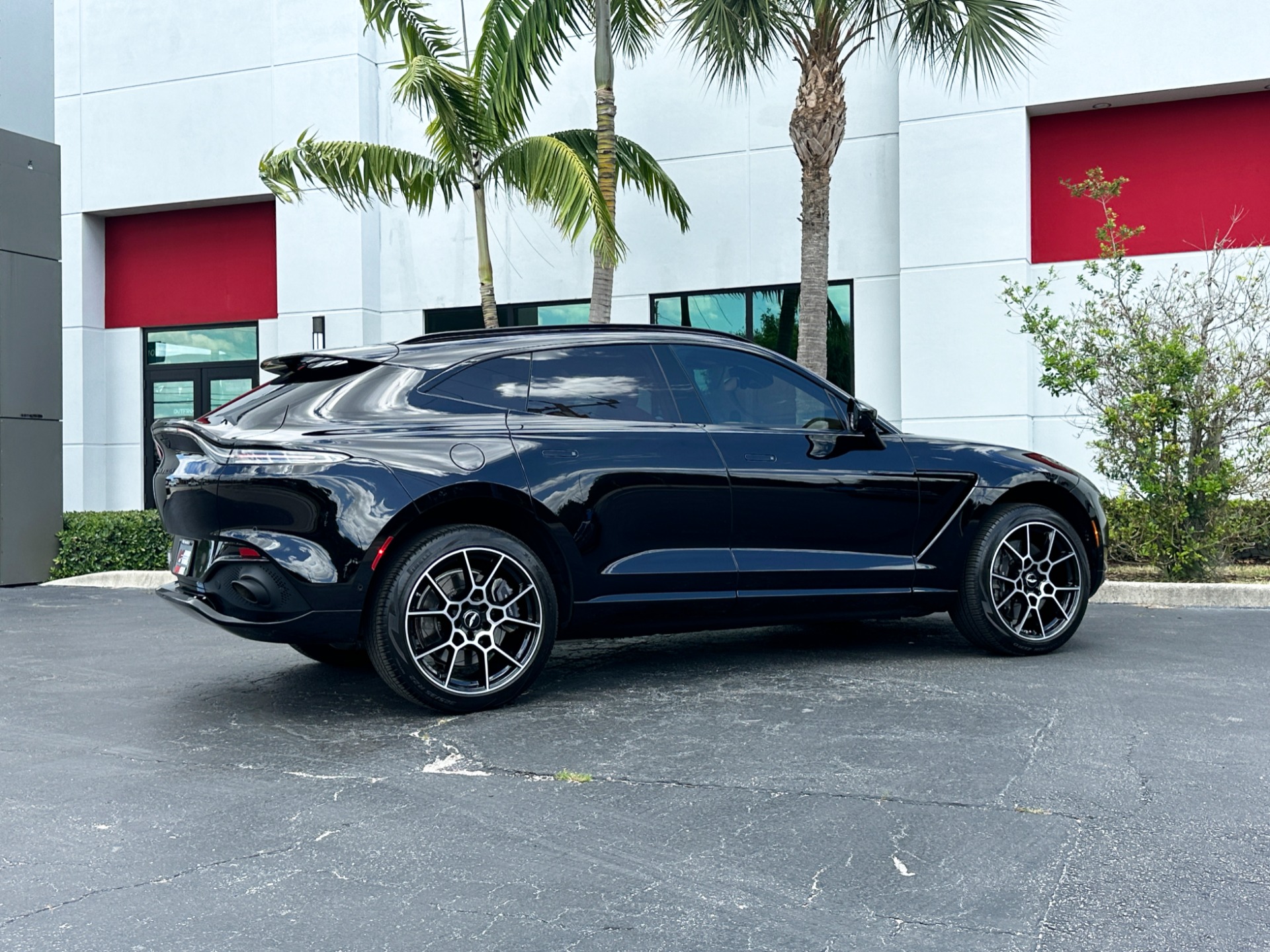 Used-2021-Aston-Martin-DBX