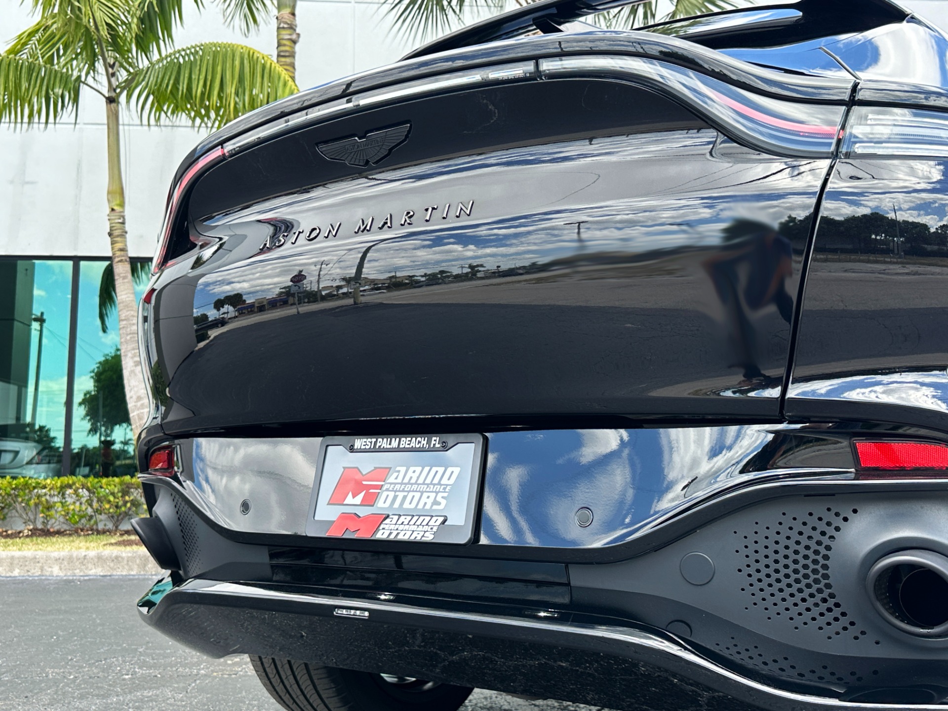 Used-2021-Aston-Martin-DBX