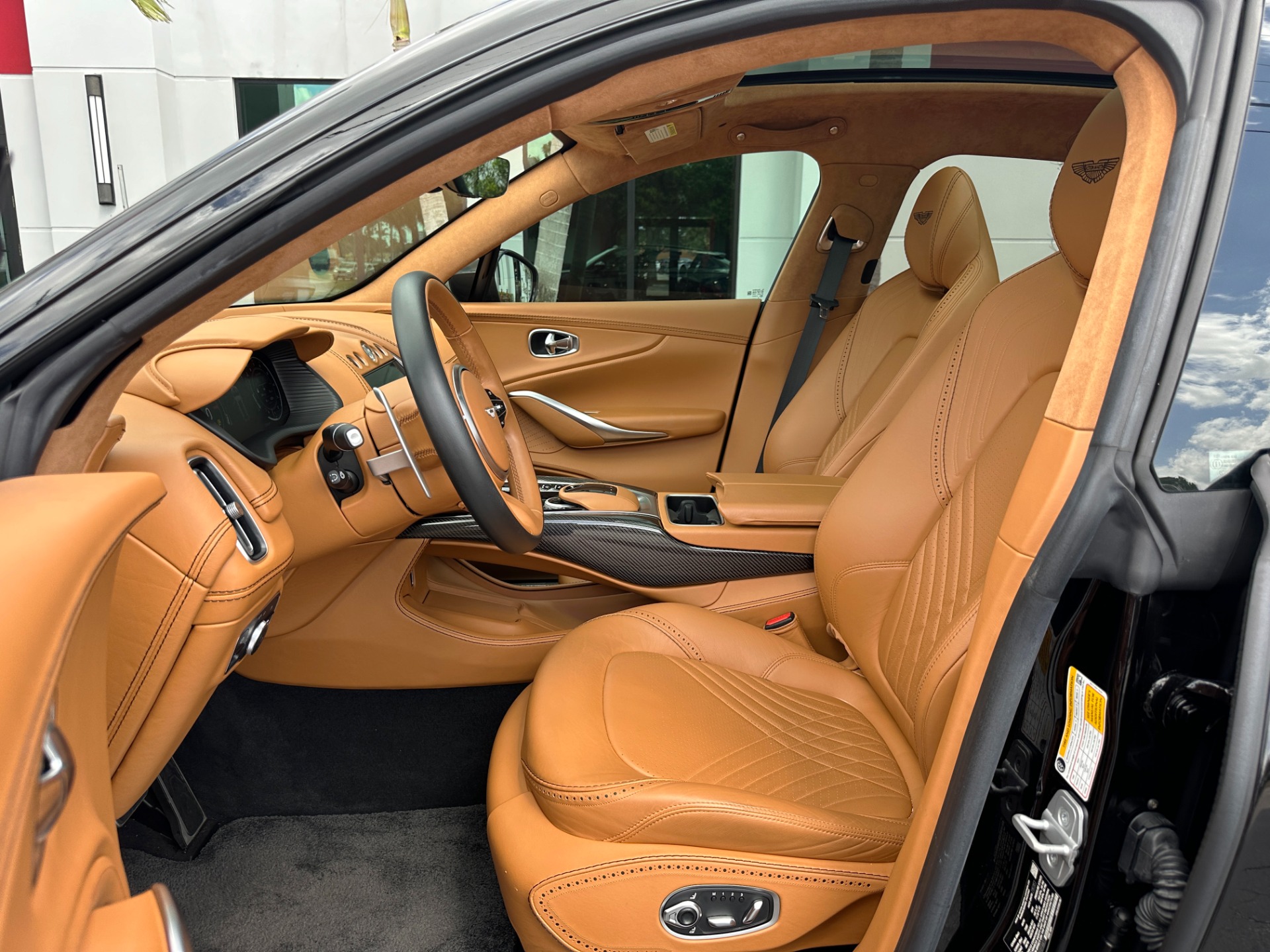 Used-2021-Aston-Martin-DBX