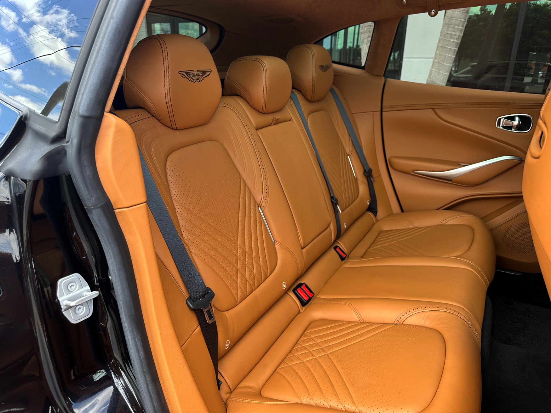 Used-2021-Aston-Martin-DBX