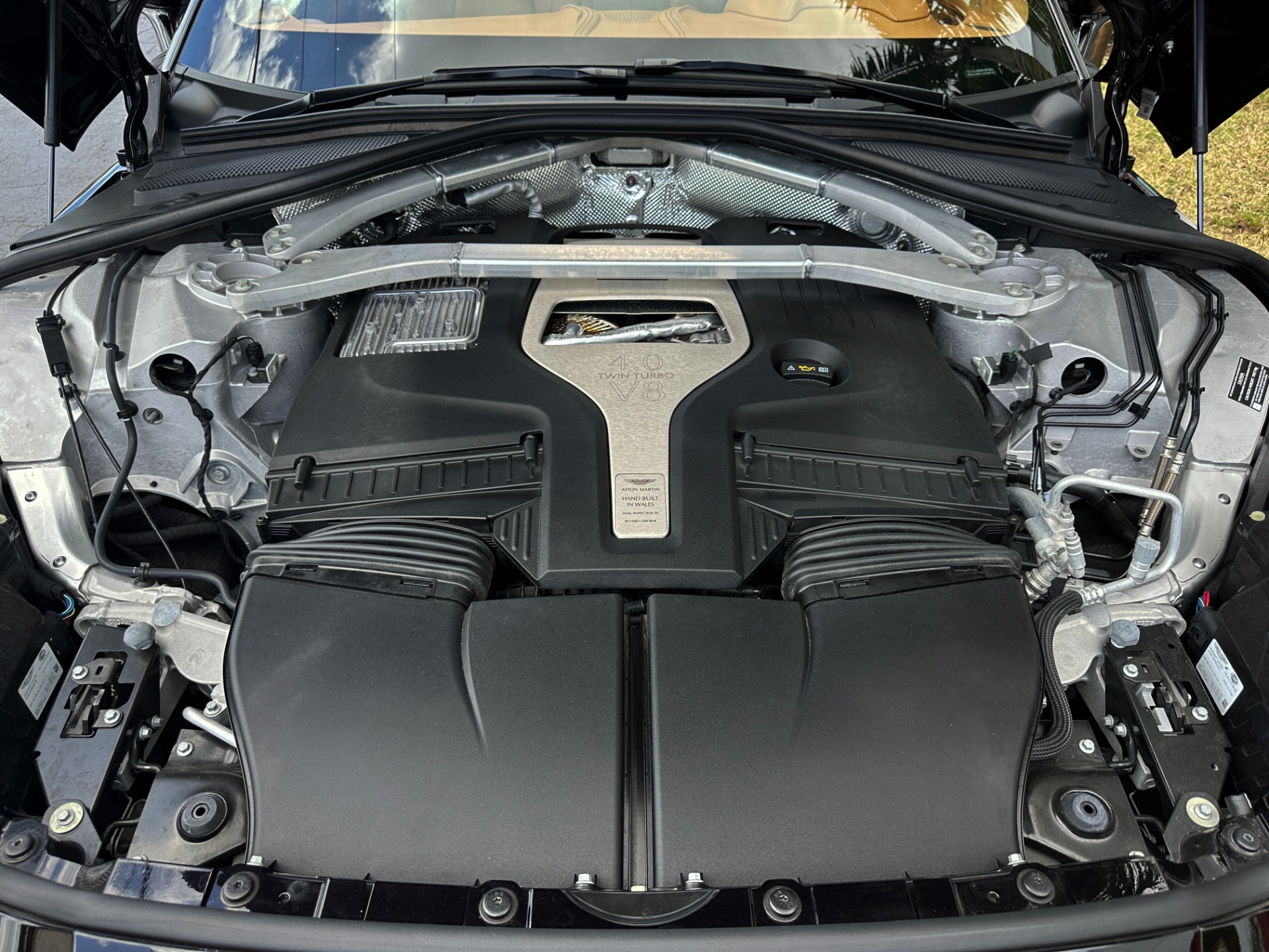 Used-2021-Aston-Martin-DBX