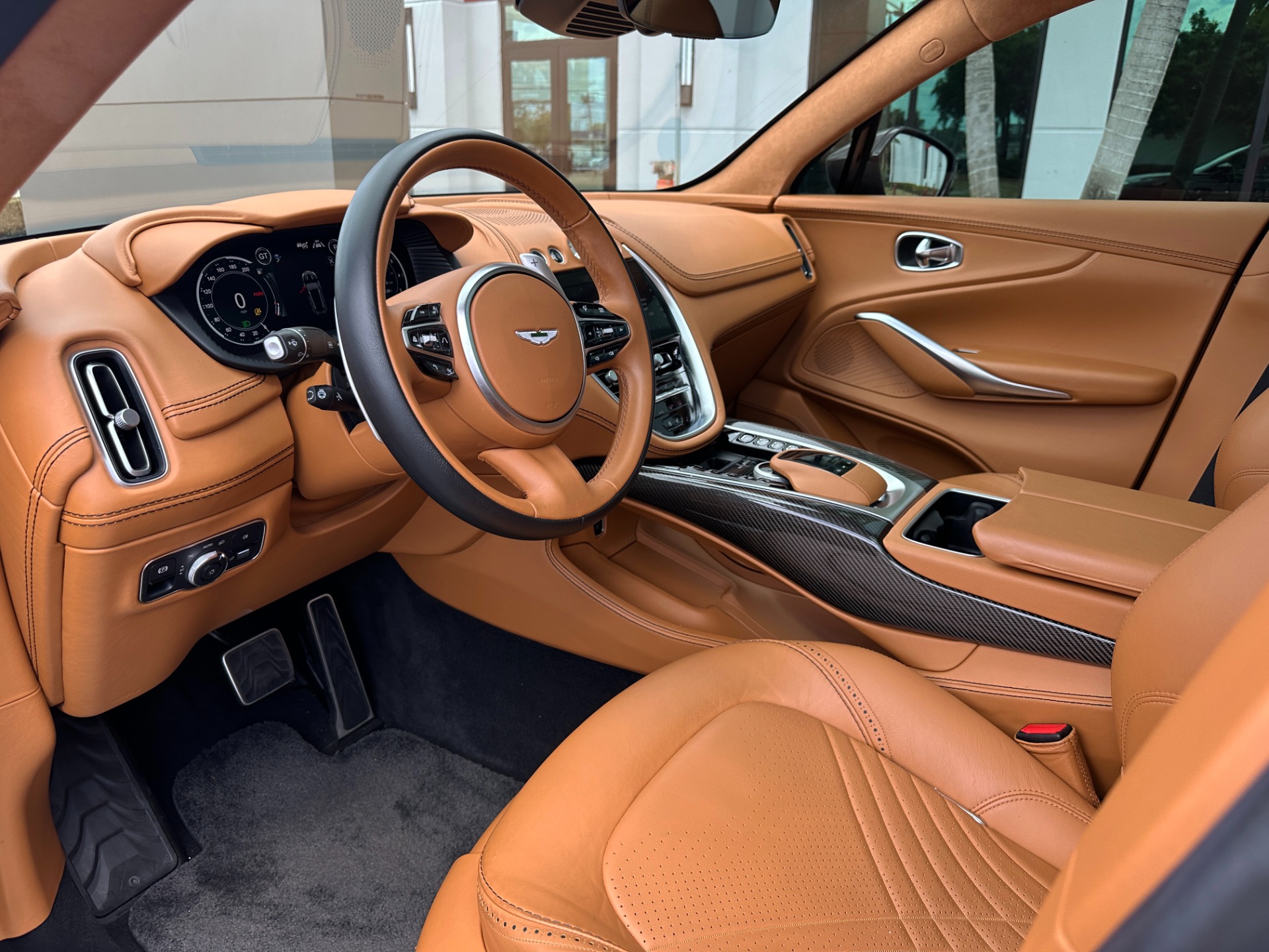 Used-2021-Aston-Martin-DBX