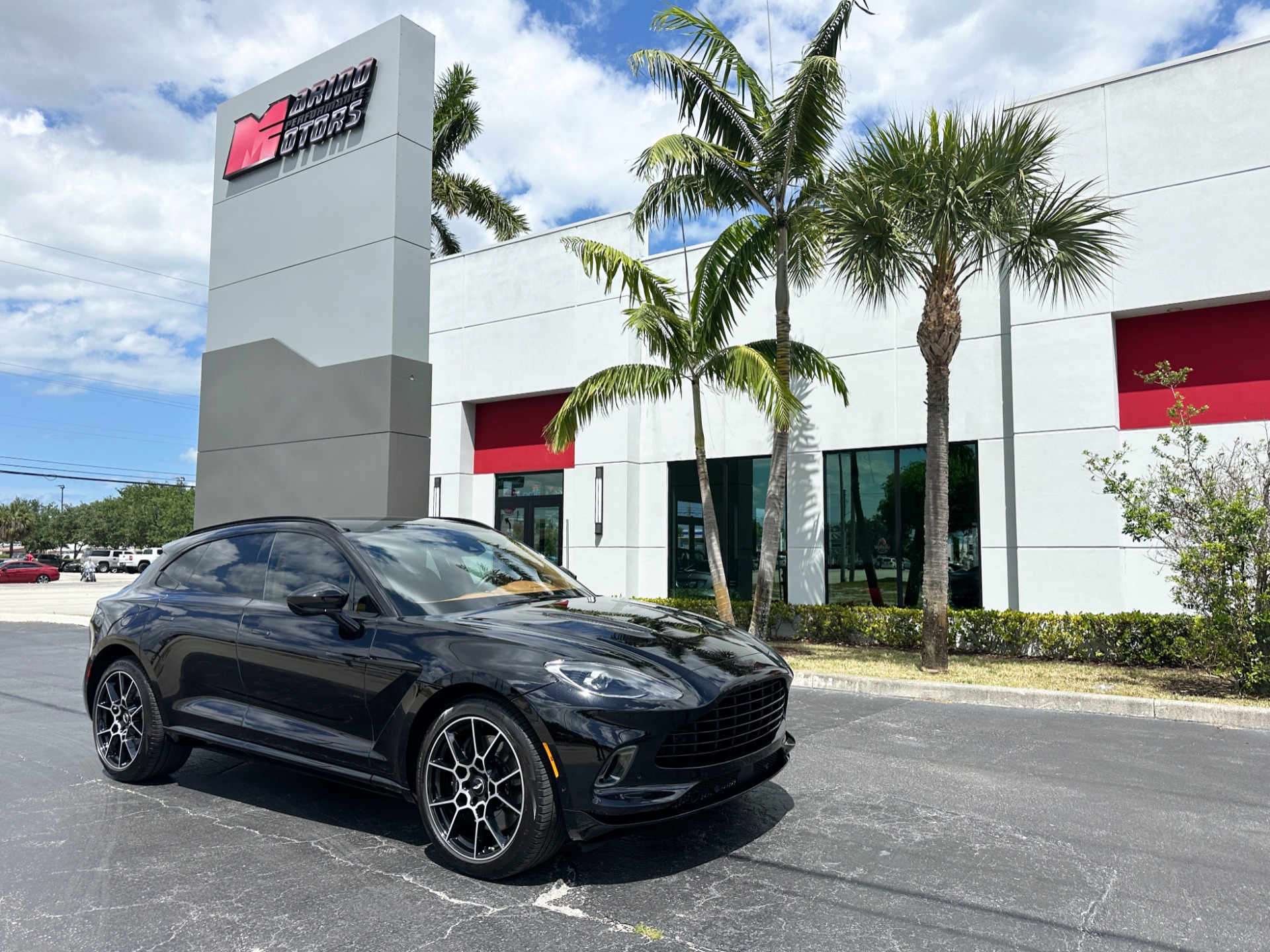 Used-2021-Aston-Martin-DBX