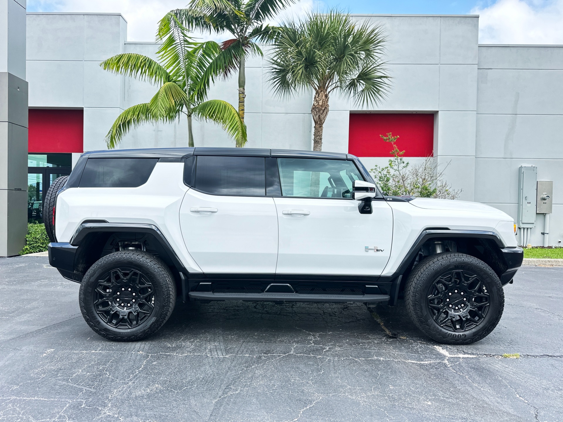 Used-2024-GMC-HUMMER-EV-2X