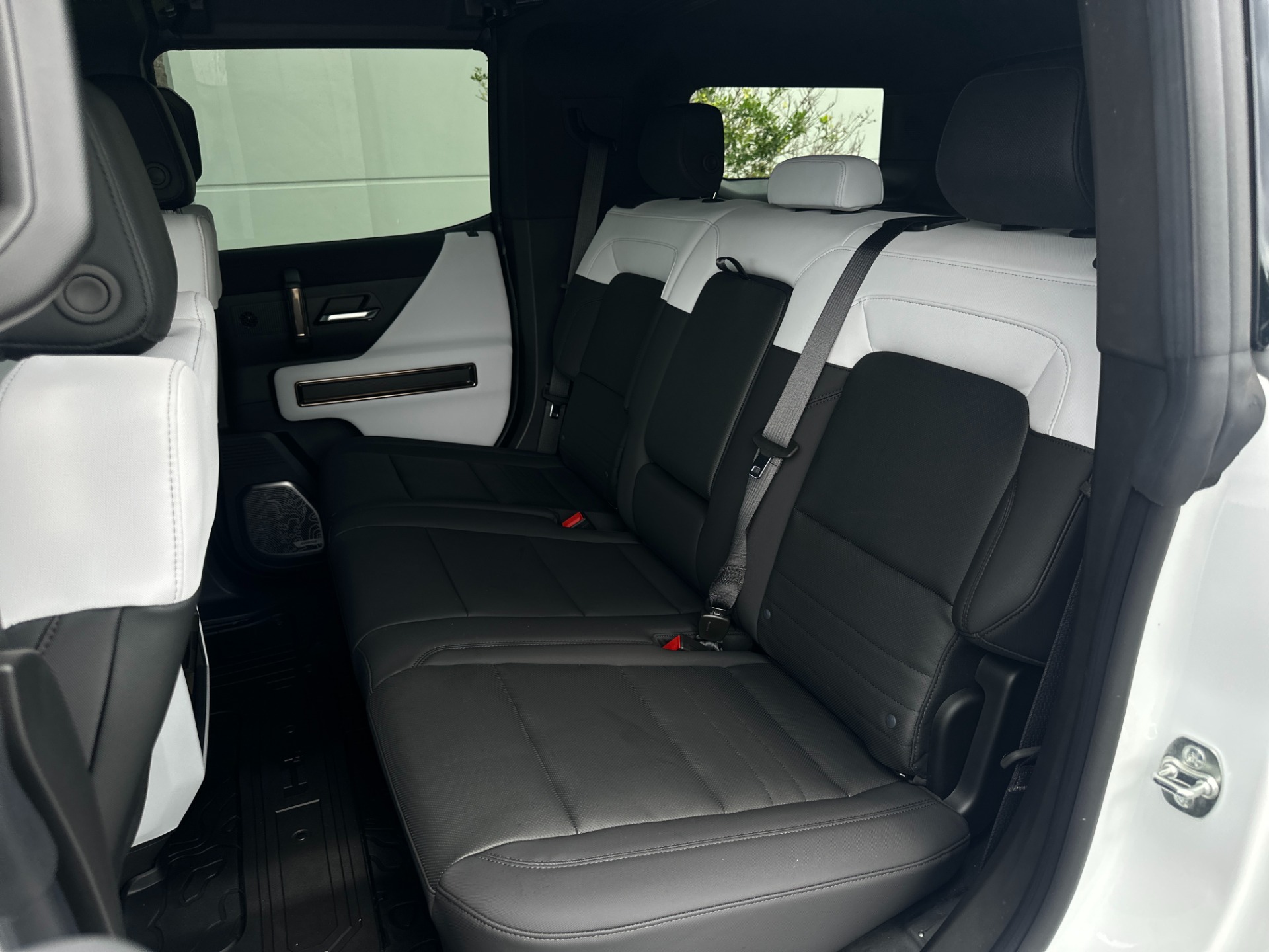 Used-2024-GMC-HUMMER-EV-2X