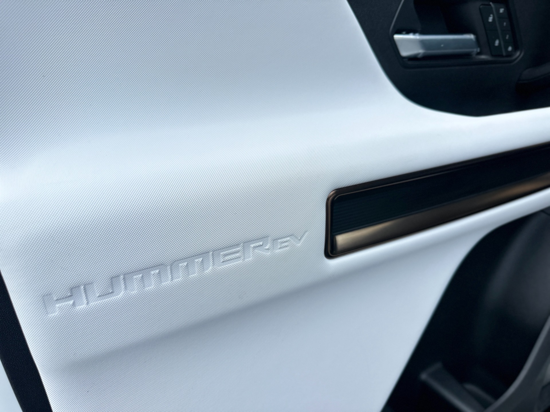 Used-2024-GMC-HUMMER-EV-2X