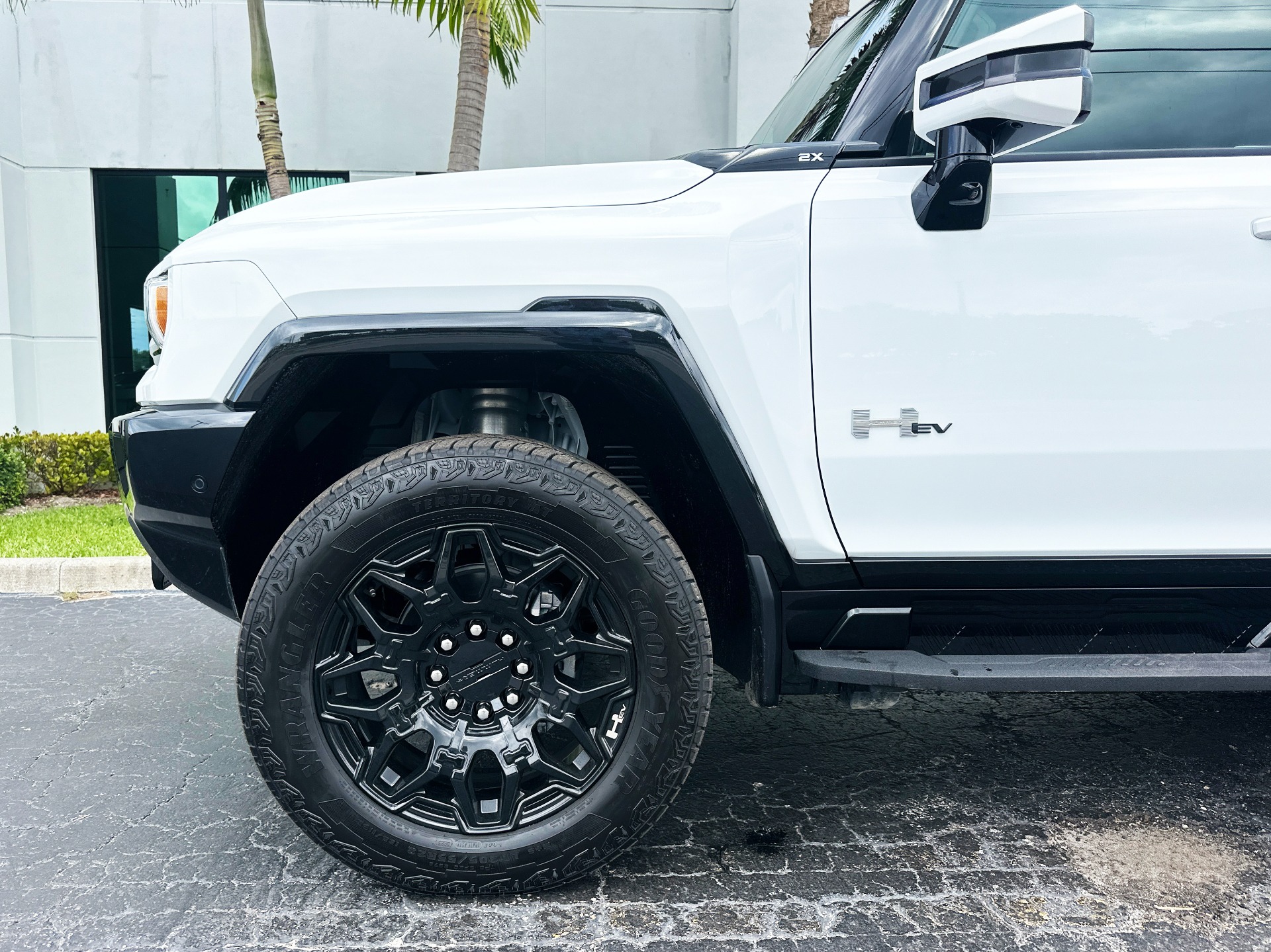 Used-2024-GMC-HUMMER-EV-2X