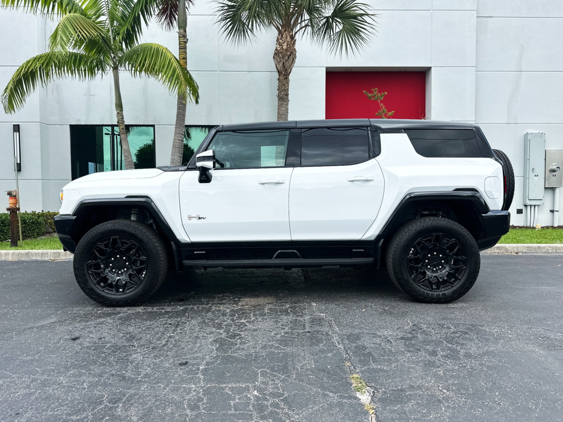 Used-2024-GMC-HUMMER-EV-2X