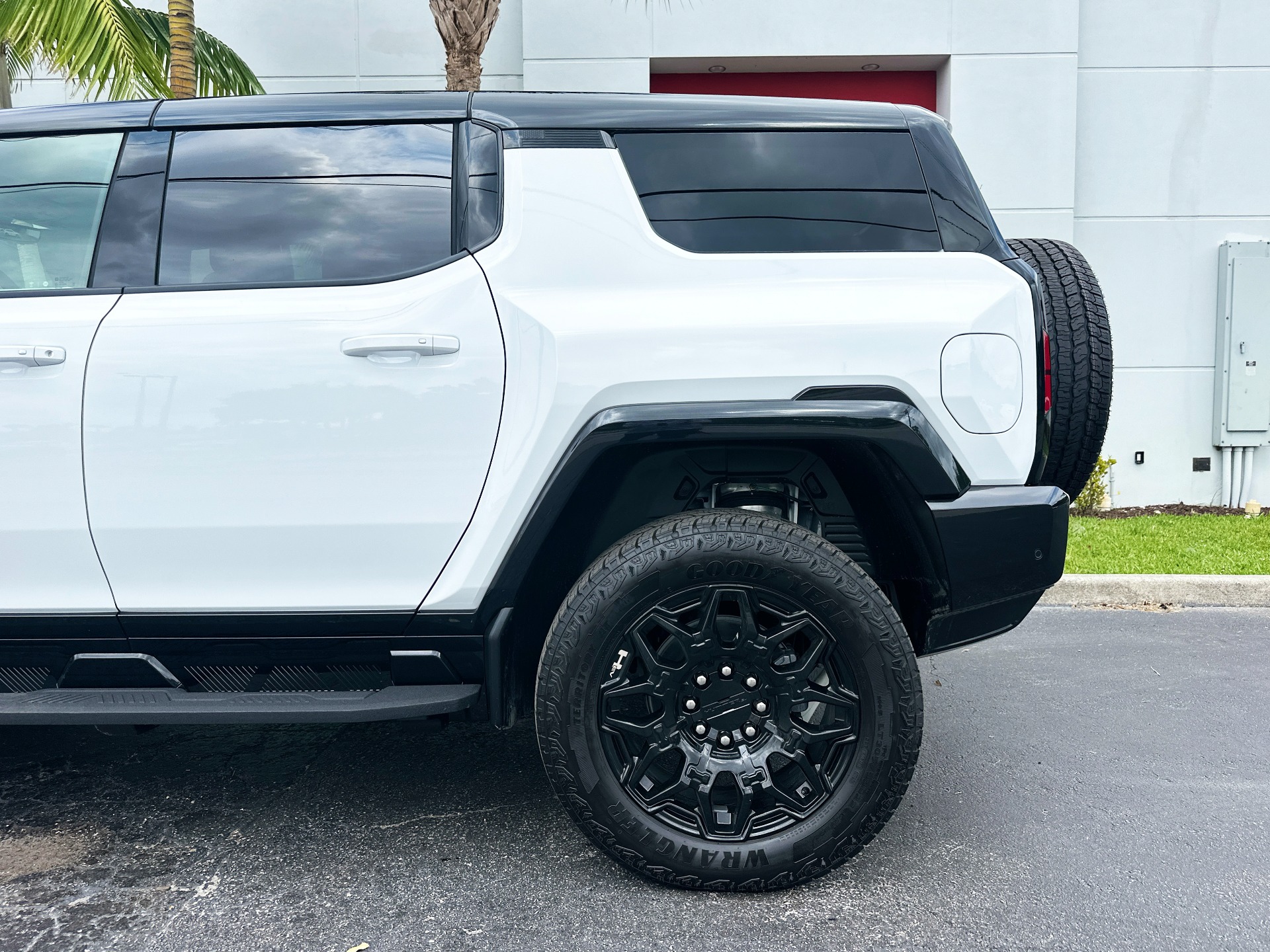 Used-2024-GMC-HUMMER-EV-2X