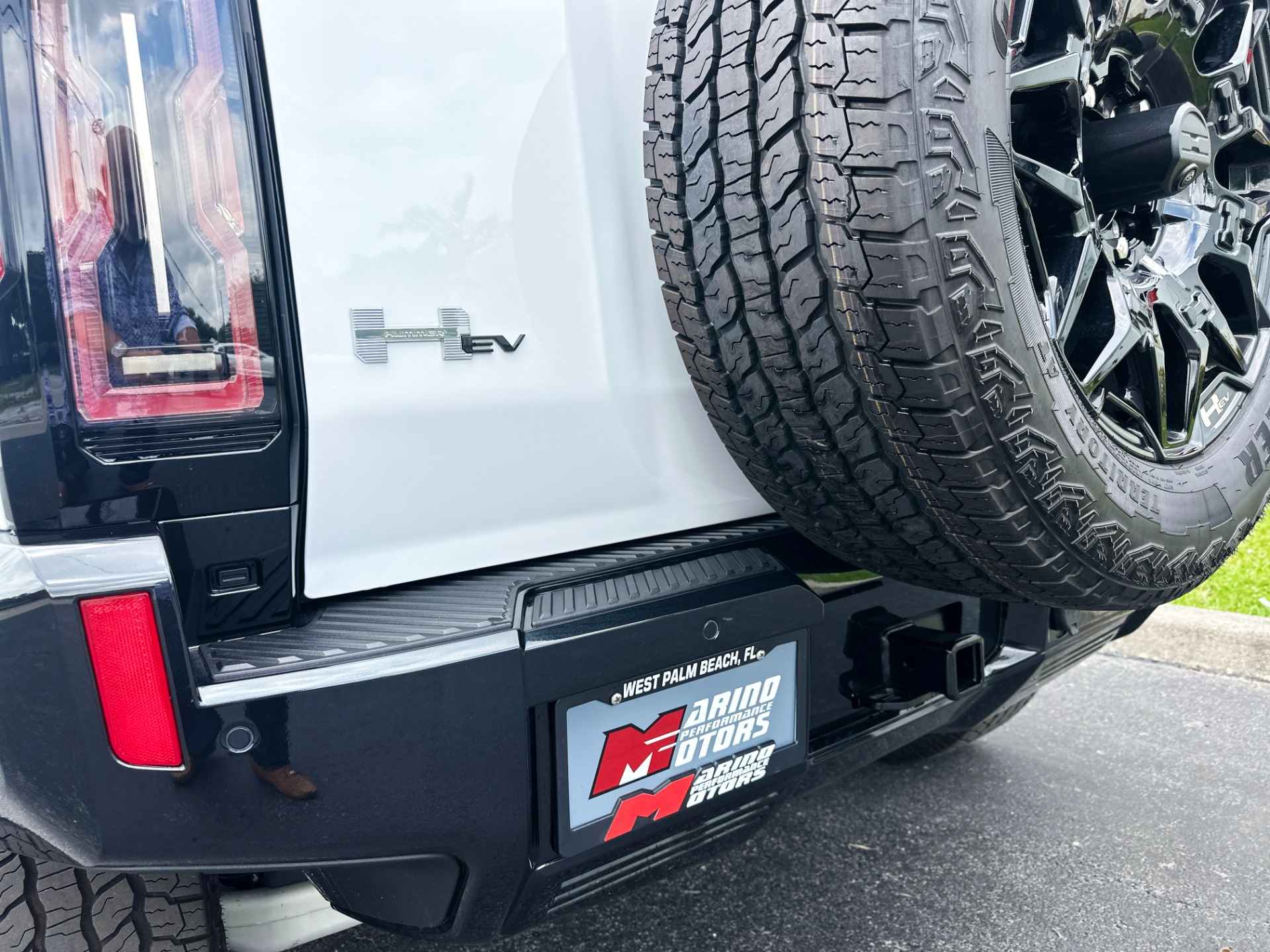 Used-2024-GMC-HUMMER-EV-2X