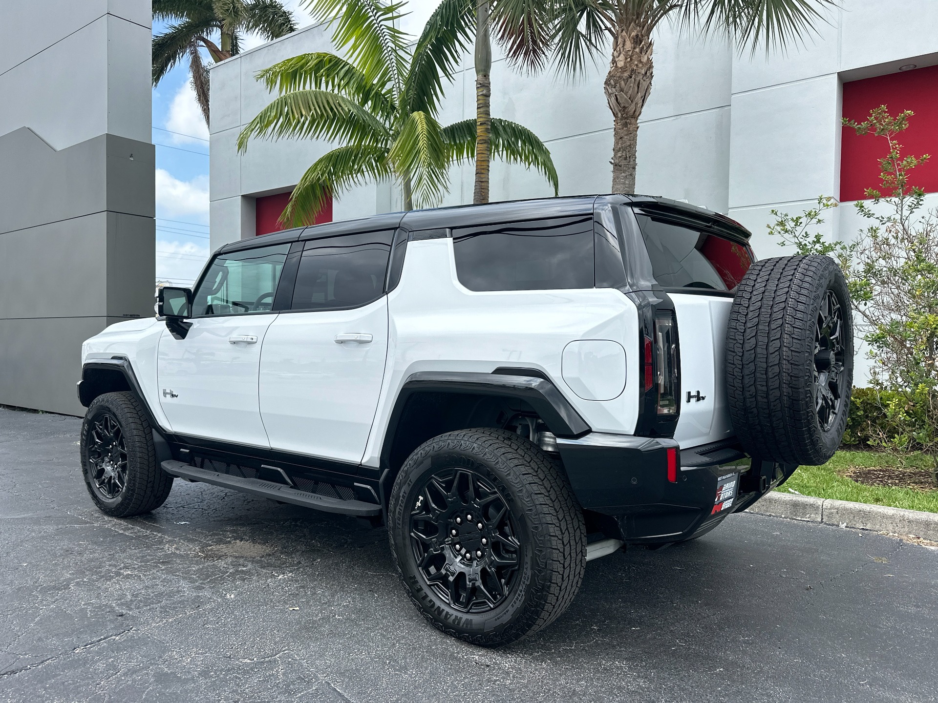 Used-2024-GMC-HUMMER-EV-2X