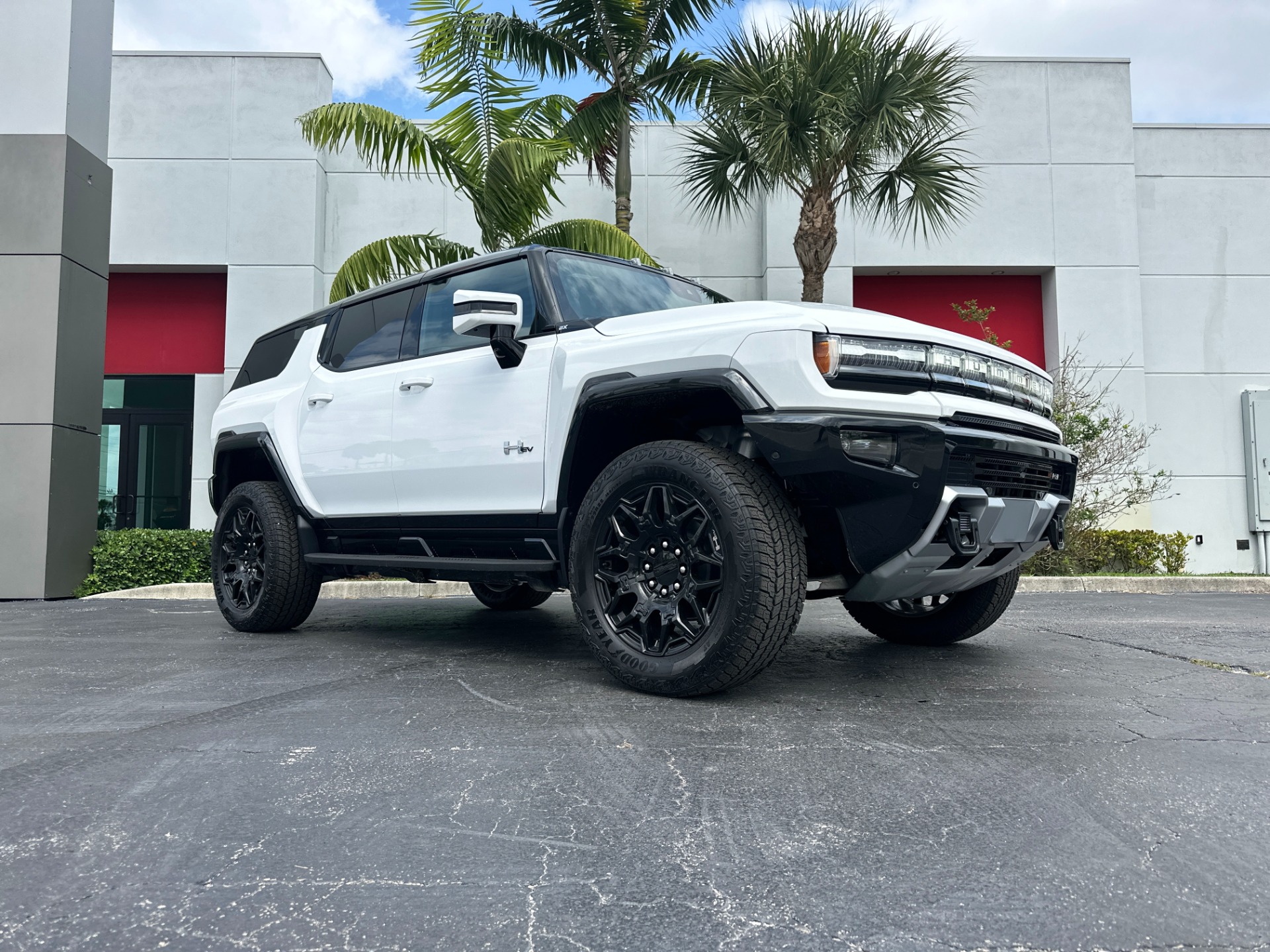 Used-2024-GMC-HUMMER-EV-2X