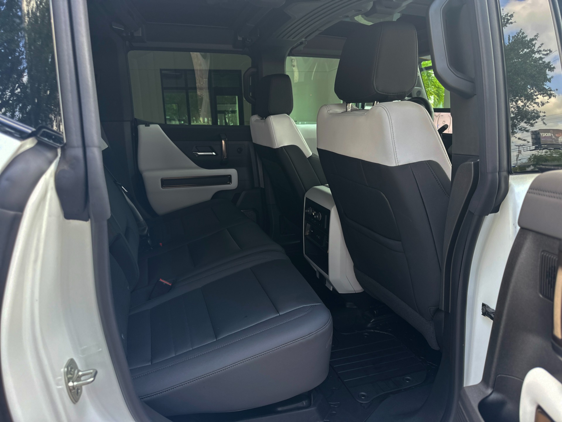 Used-2024-GMC-HUMMER-EV-2X