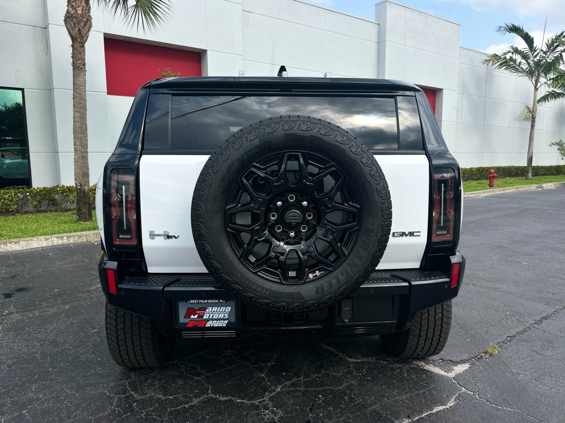 Used-2024-GMC-HUMMER-EV-2X