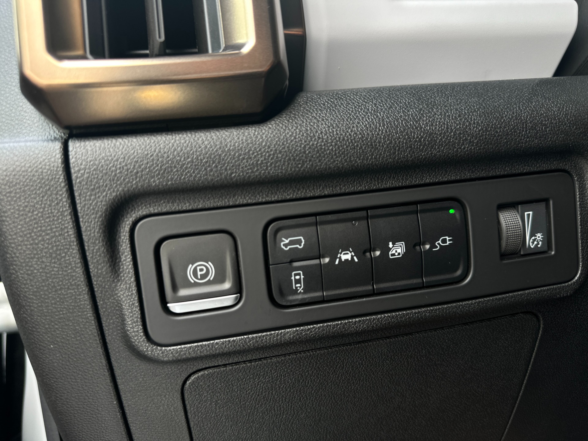 Used-2024-GMC-HUMMER-EV-2X