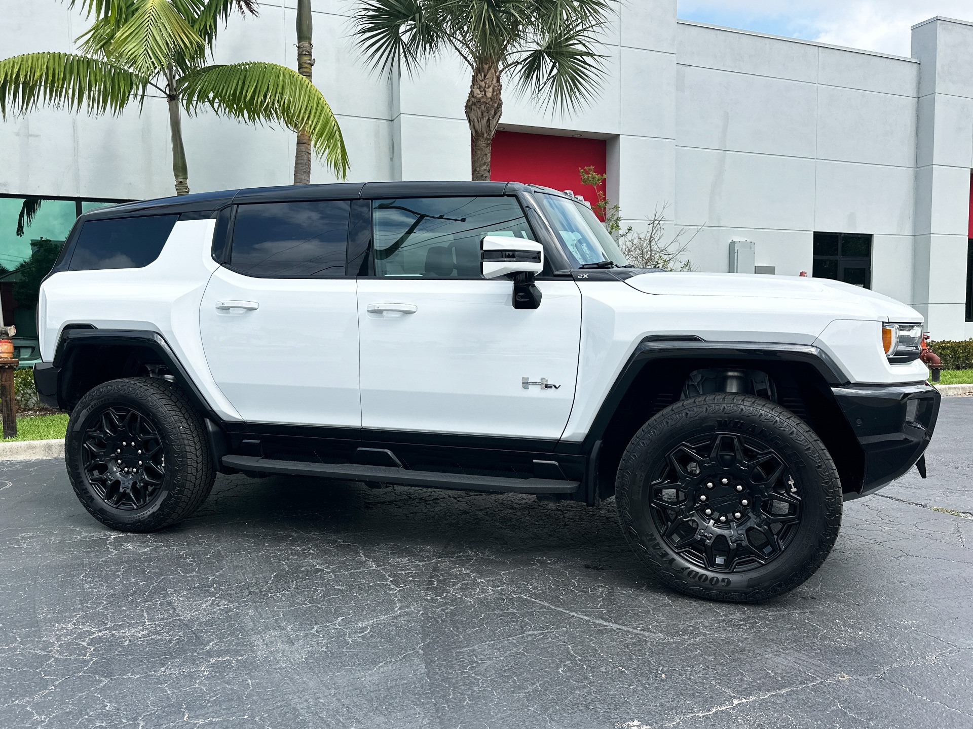 Used-2024-GMC-HUMMER-EV-2X