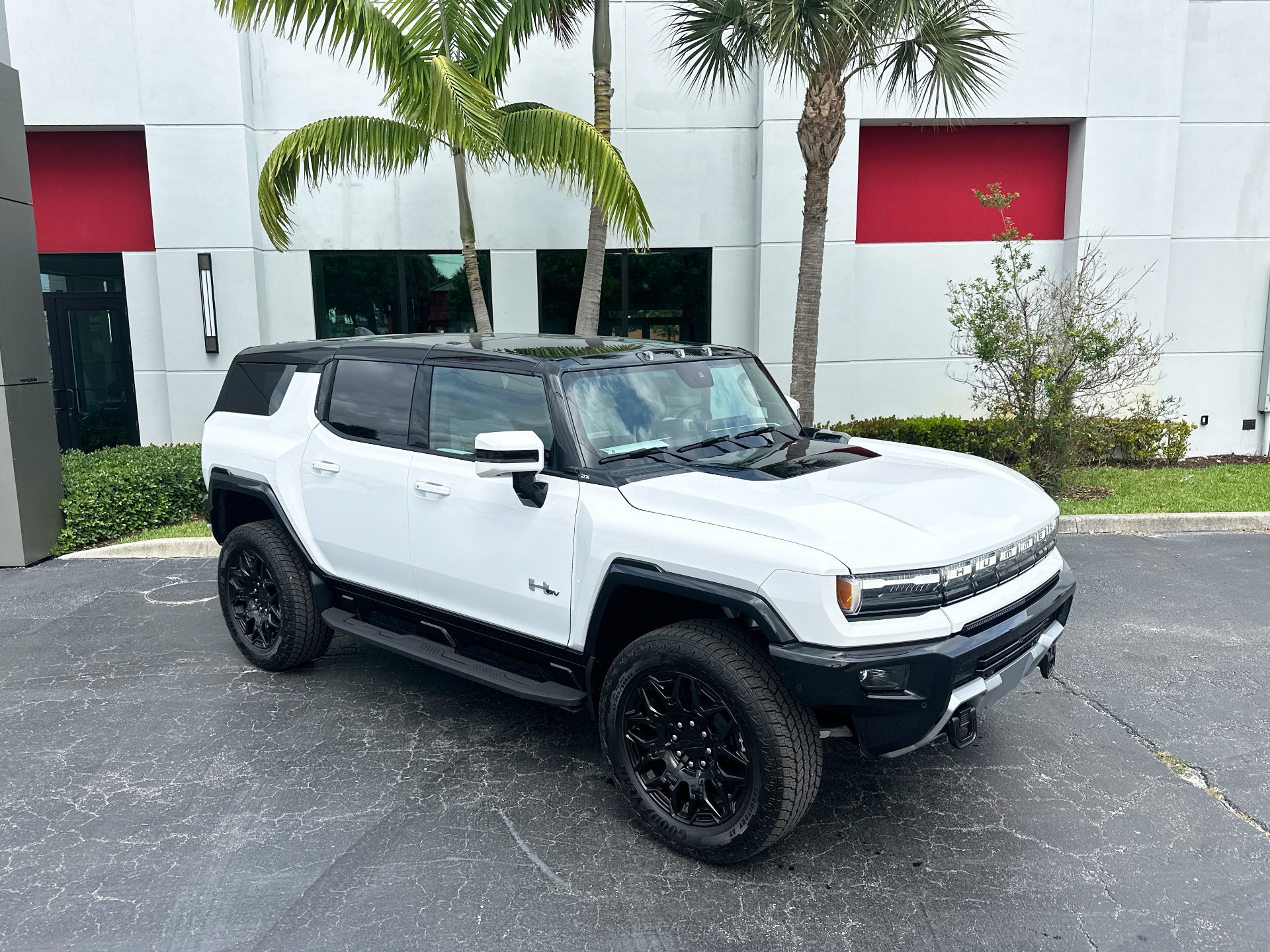 Used-2024-GMC-HUMMER-EV-2X