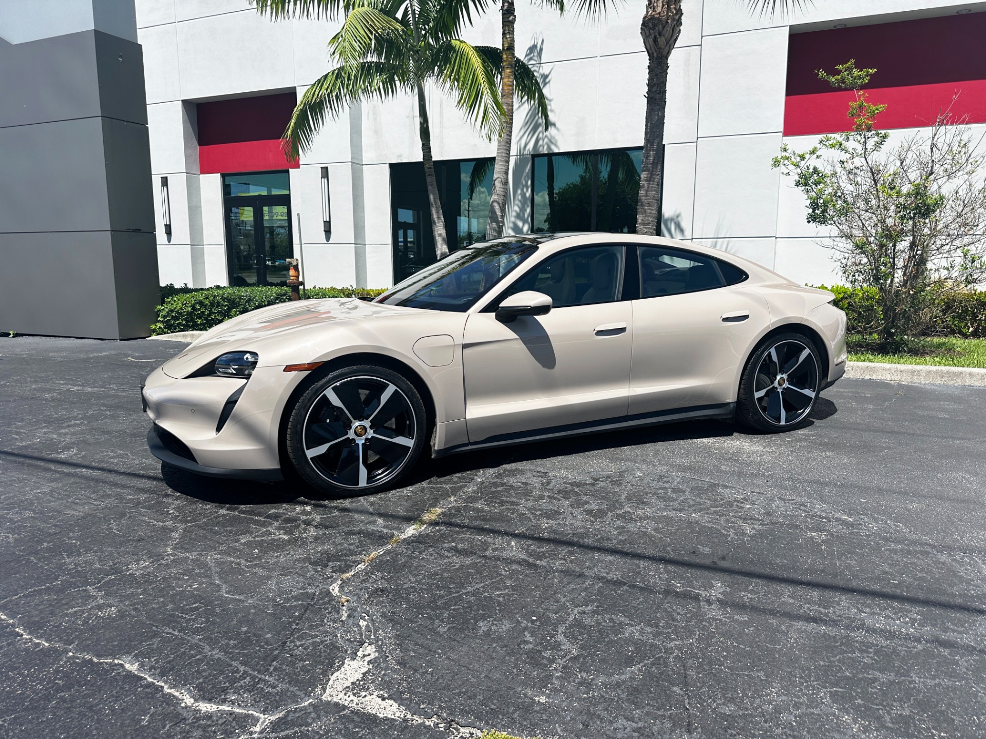 Used-2022-Porsche-Taycan-4S