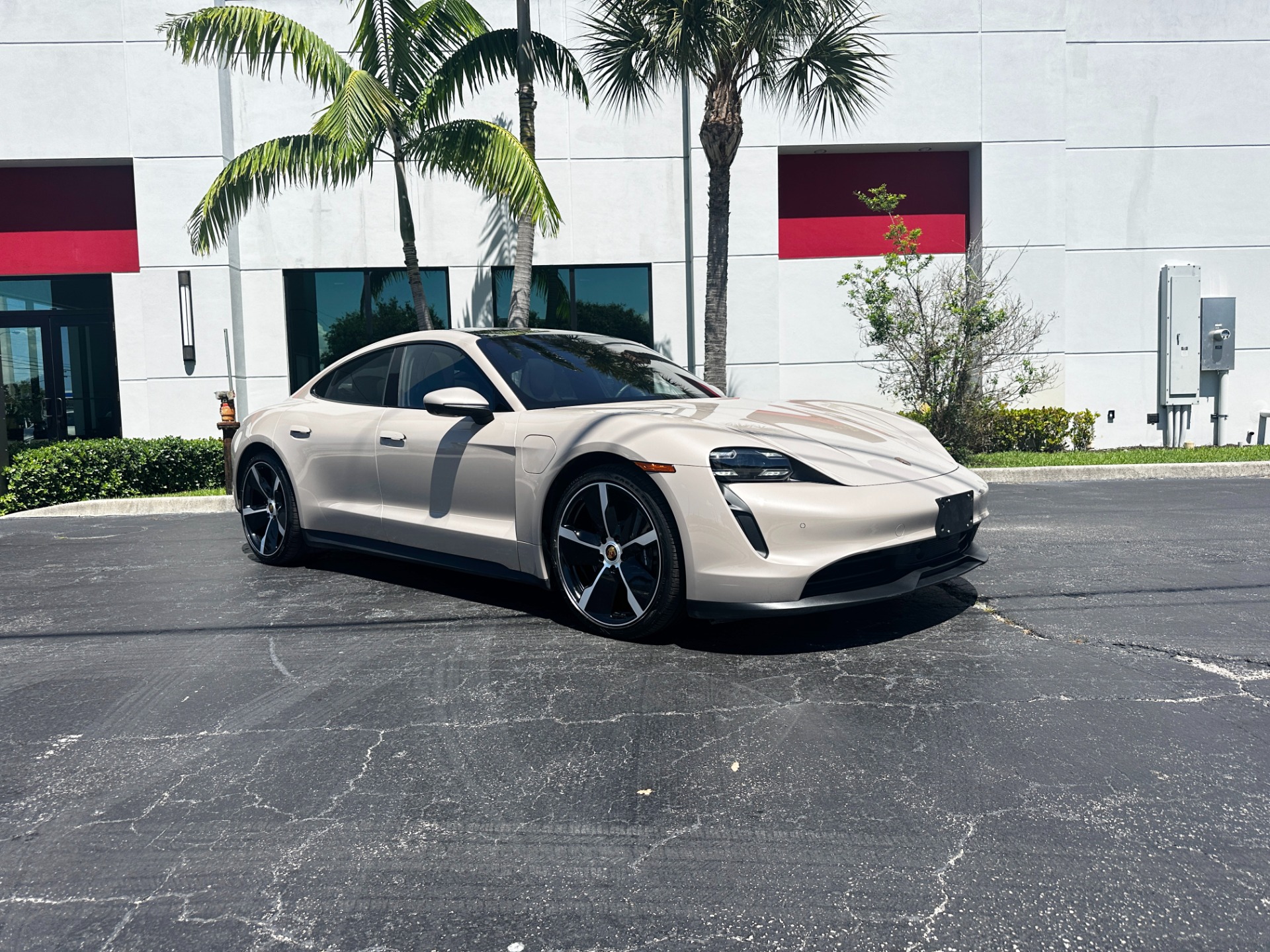 Used-2022-Porsche-Taycan-4S