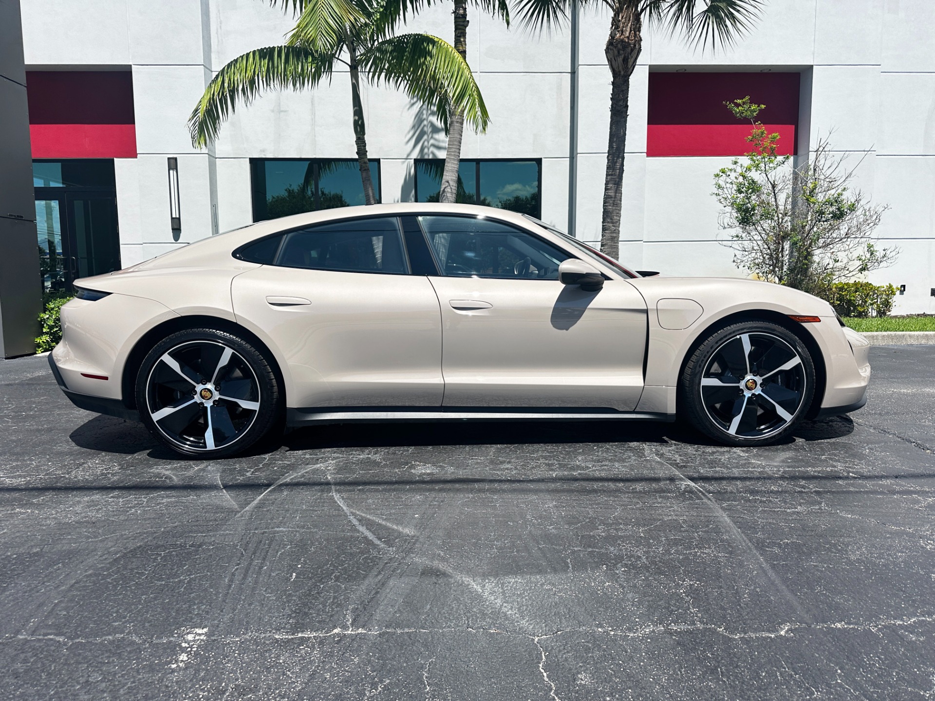 Used-2022-Porsche-Taycan-4S