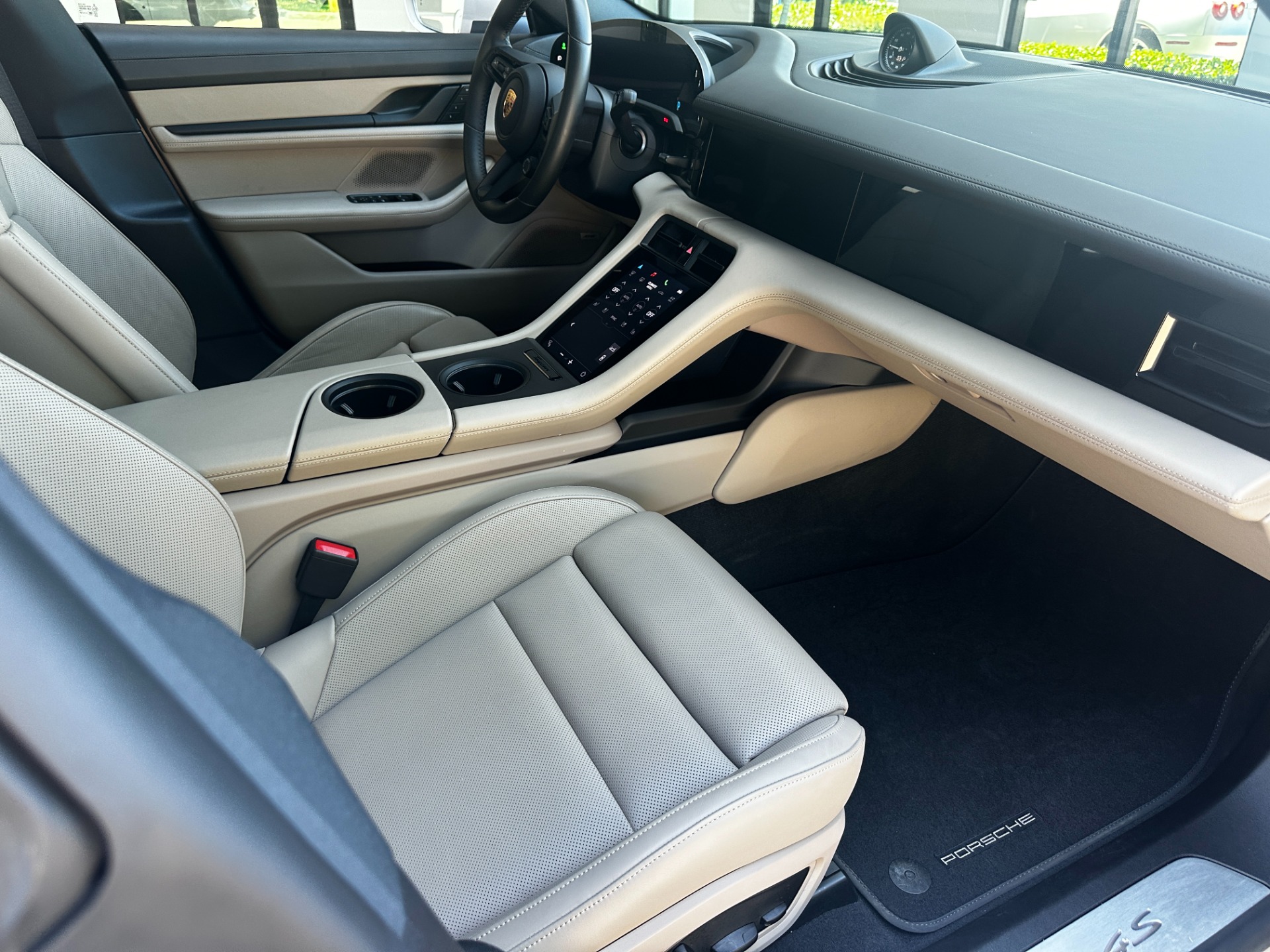 Used-2022-Porsche-Taycan-4S