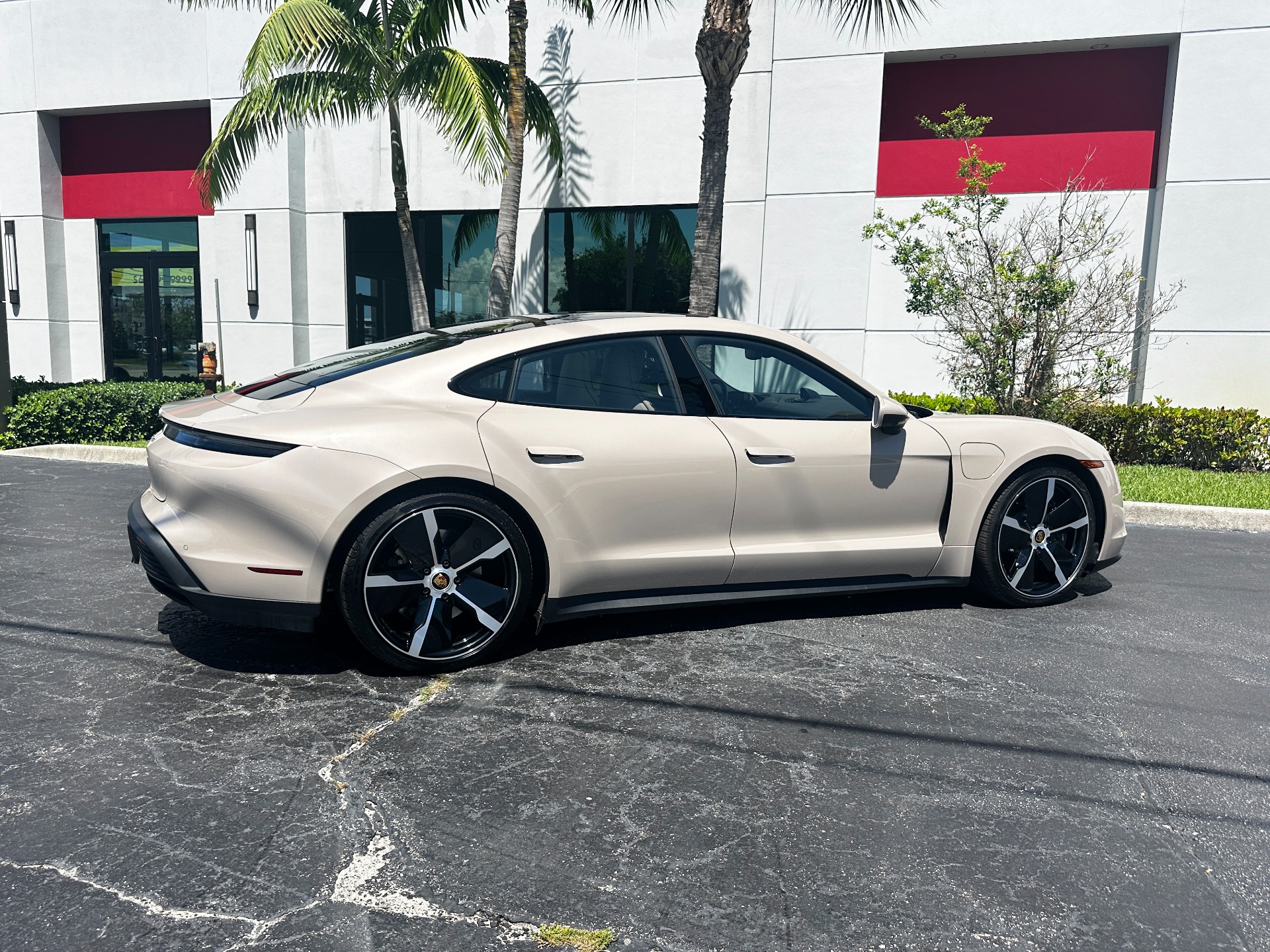 Used-2022-Porsche-Taycan-4S
