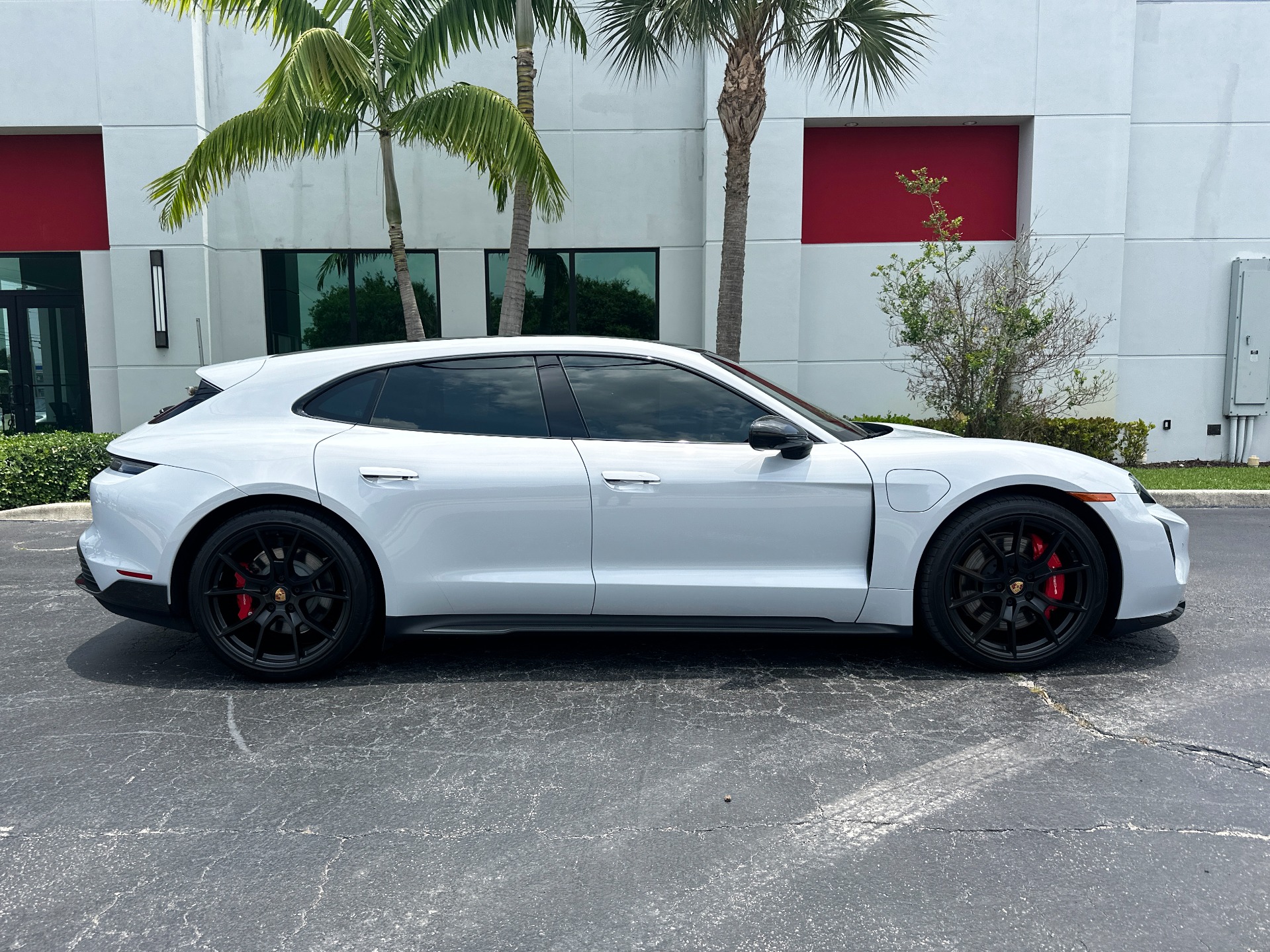 Used-2024-Porsche-Taycan-GTS-Sport-Turismo