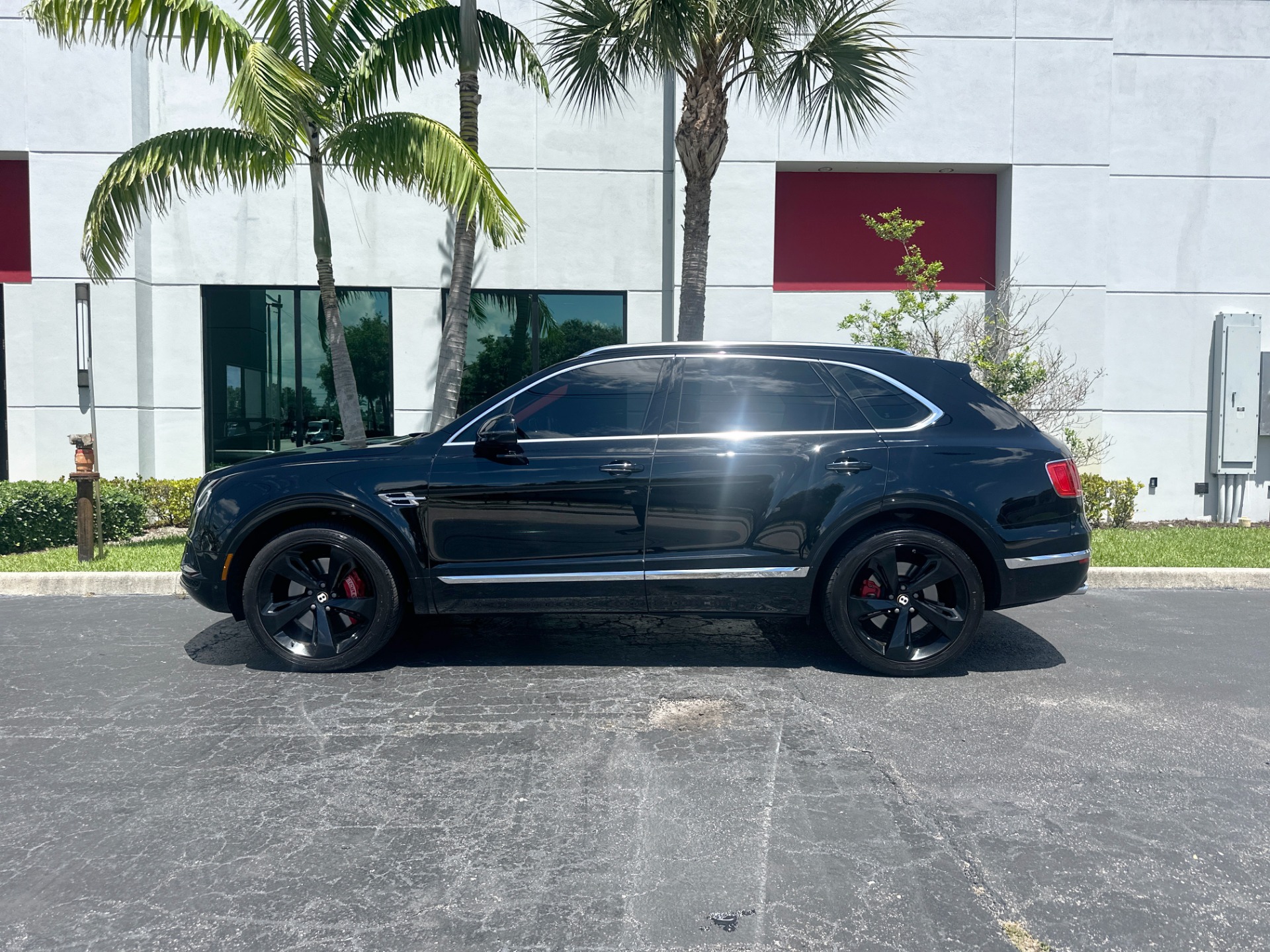 Used-2019-Bentley-Bentayga-V8