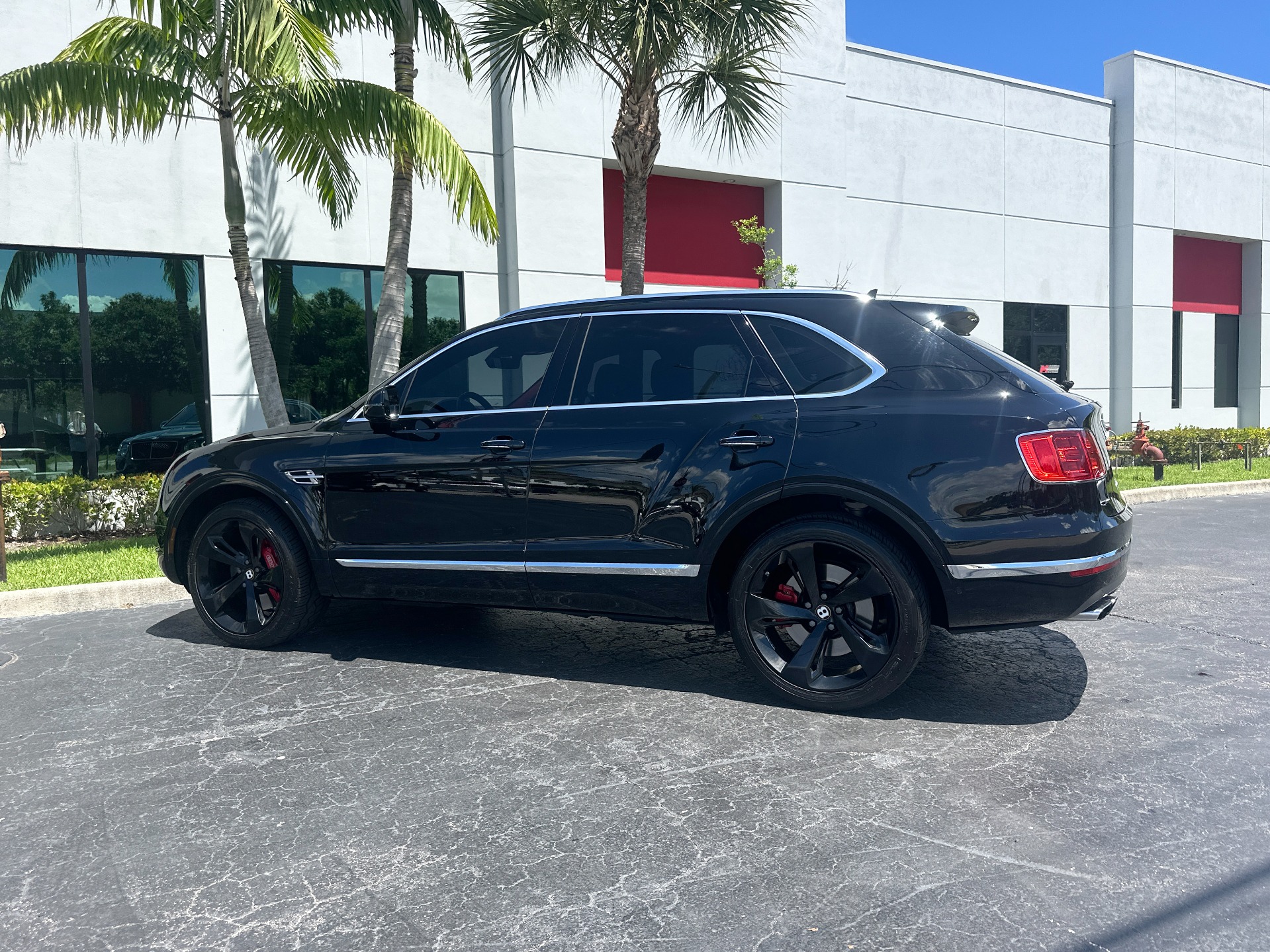 Used-2019-Bentley-Bentayga-V8