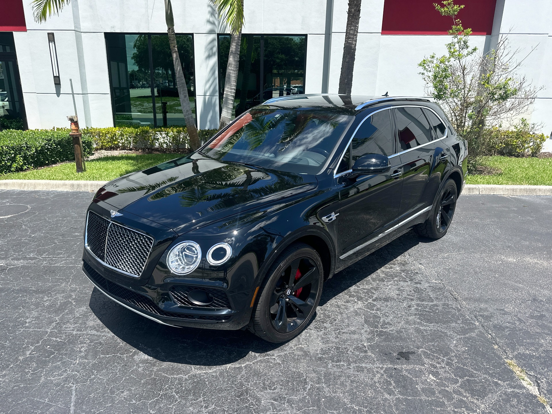 Used-2019-Bentley-Bentayga-V8