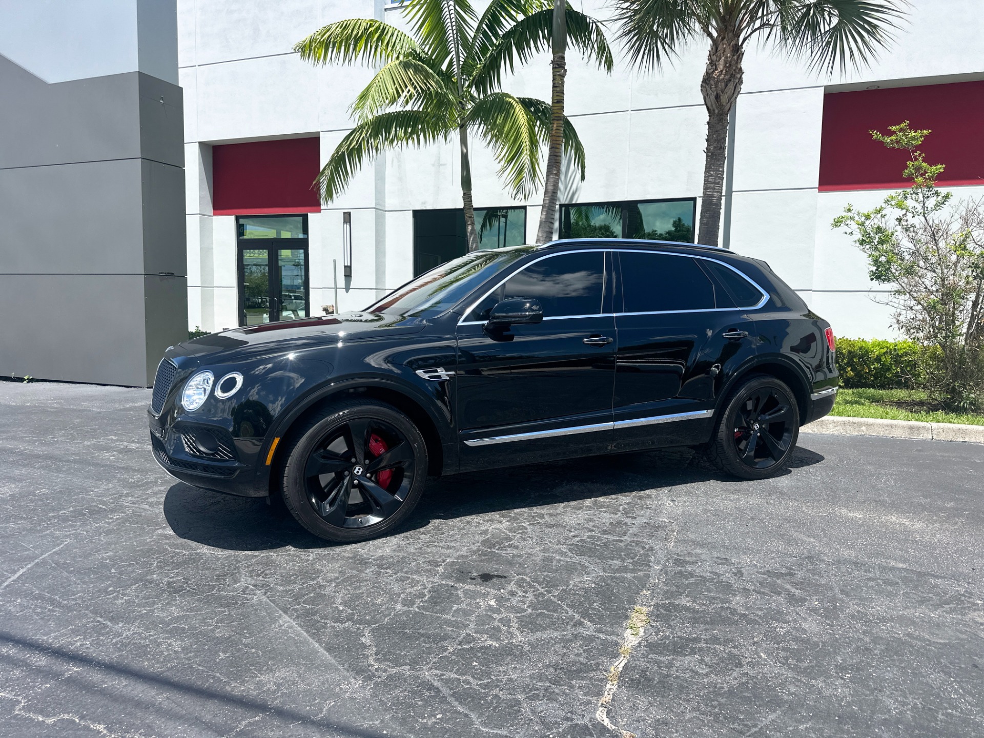 Used-2019-Bentley-Bentayga-V8