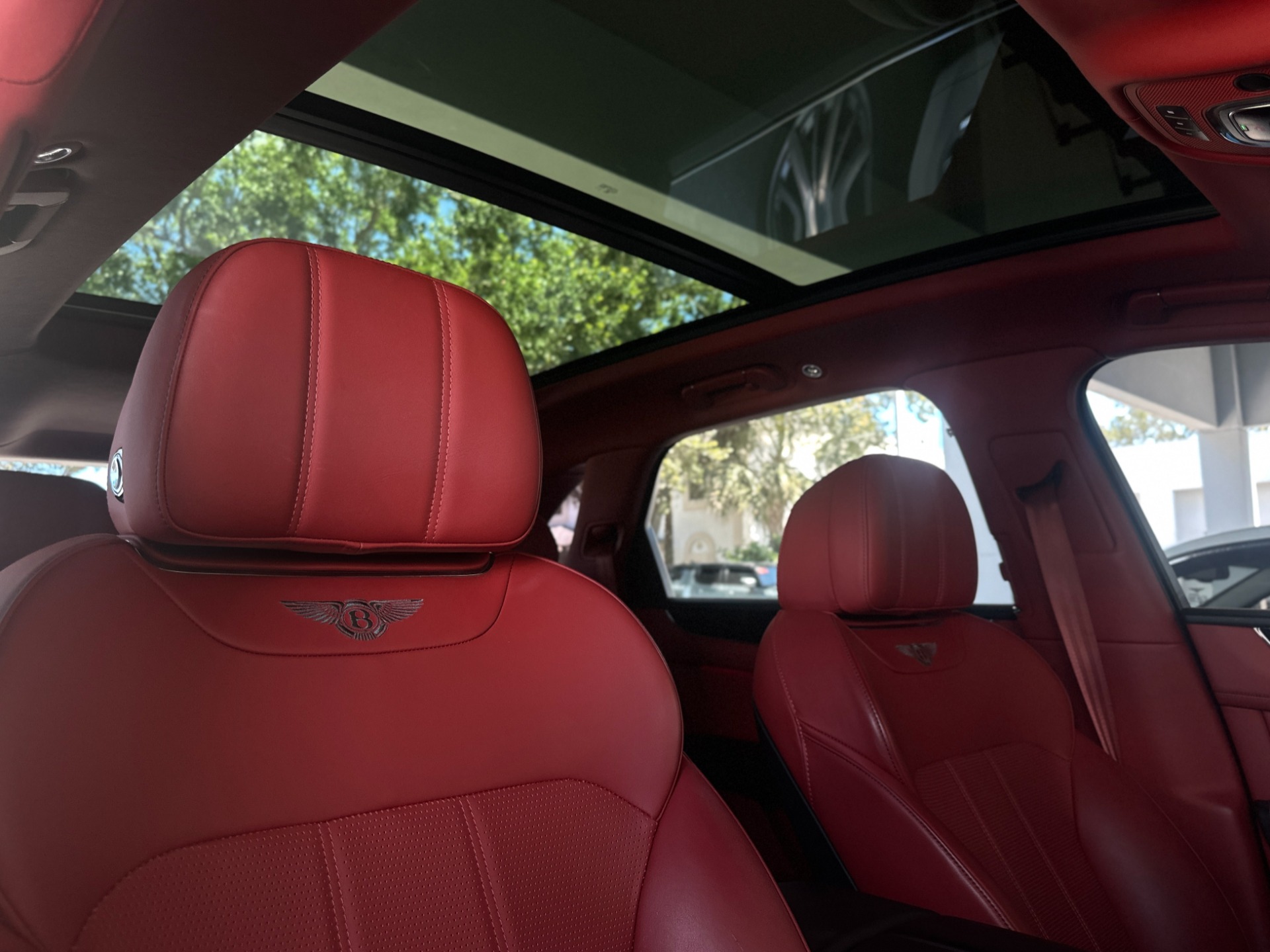 Used-2019-Bentley-Bentayga-V8
