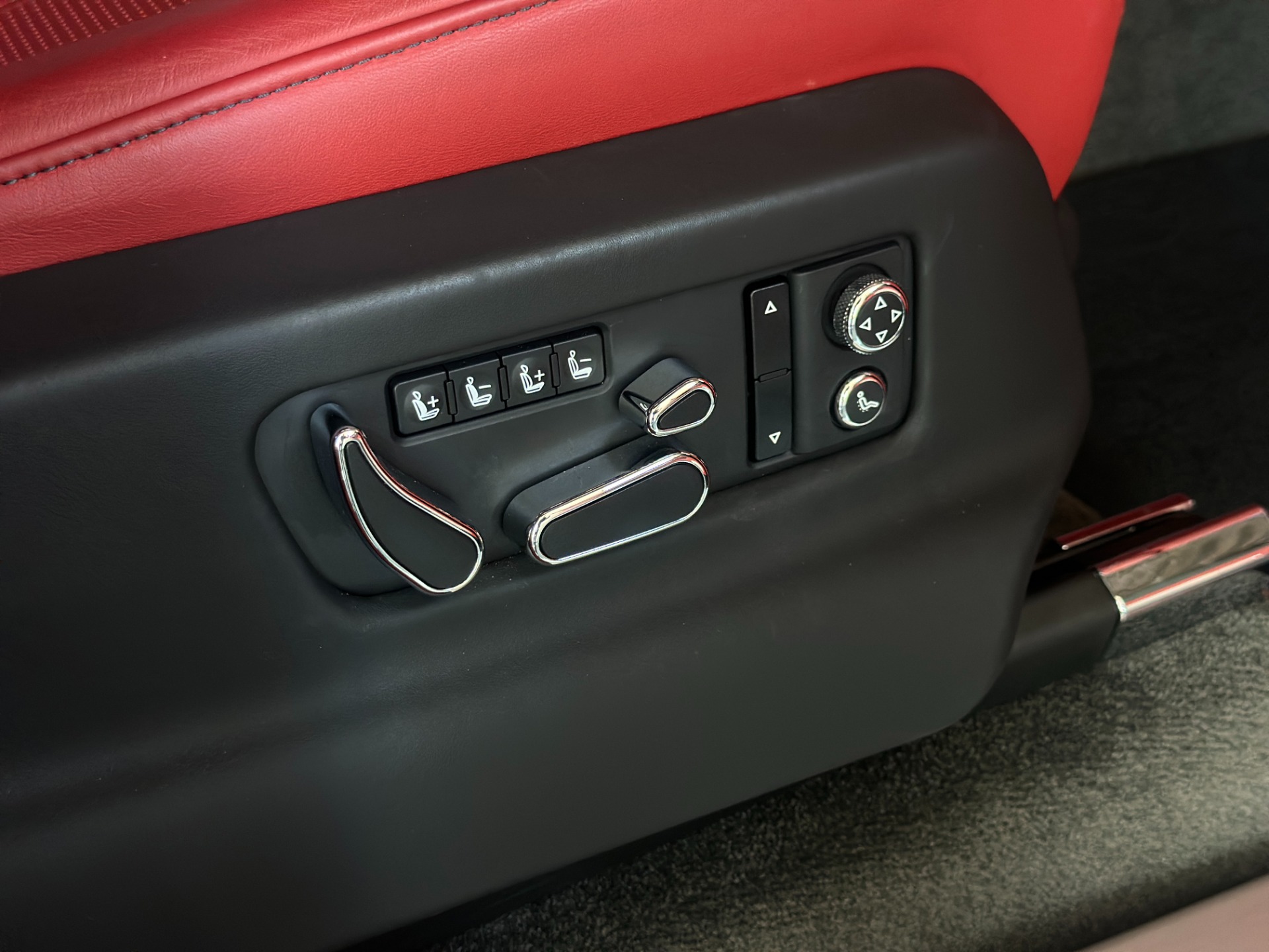 Used-2019-Bentley-Bentayga-V8