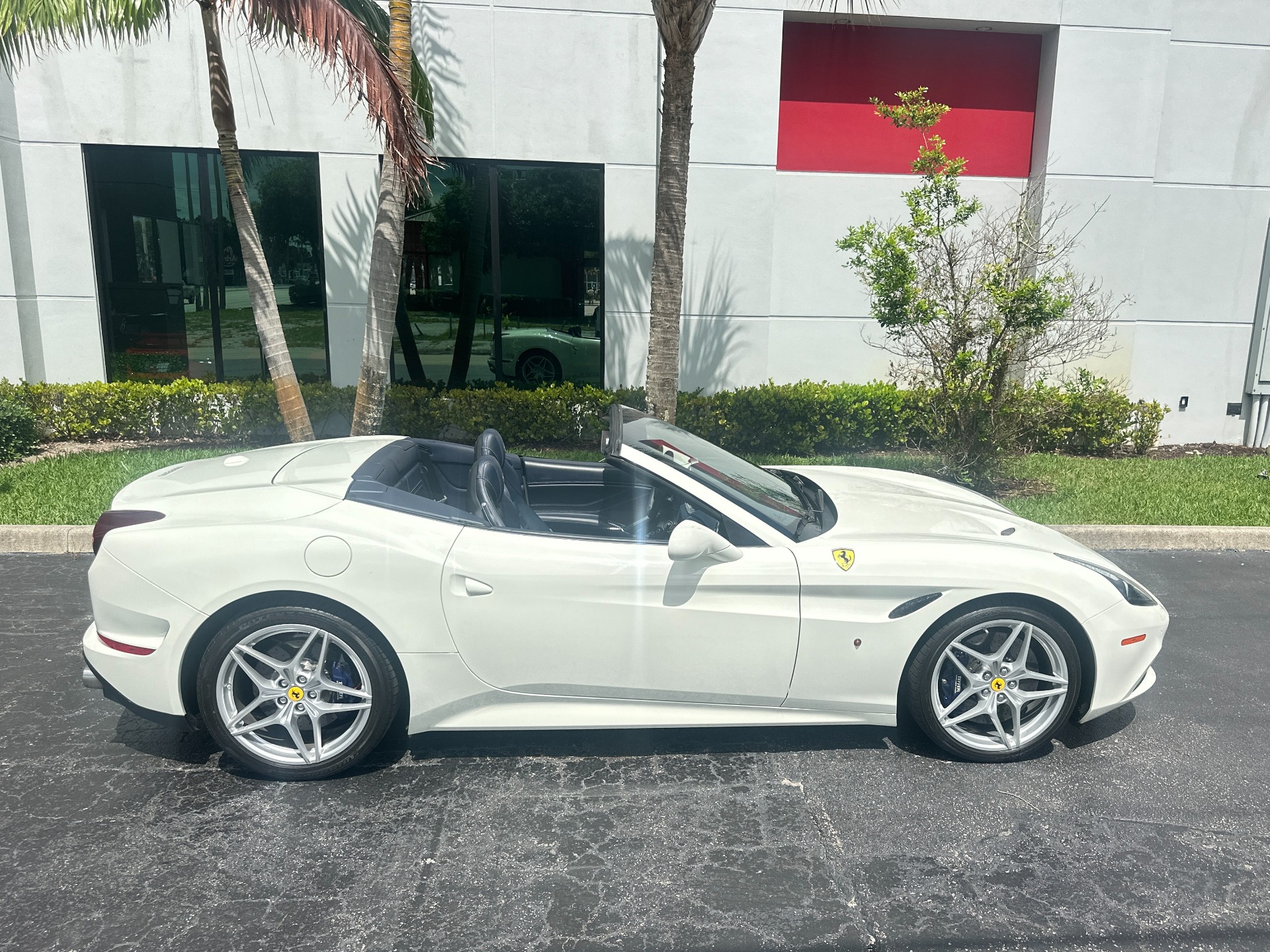 Used-2016-Ferrari-California-T