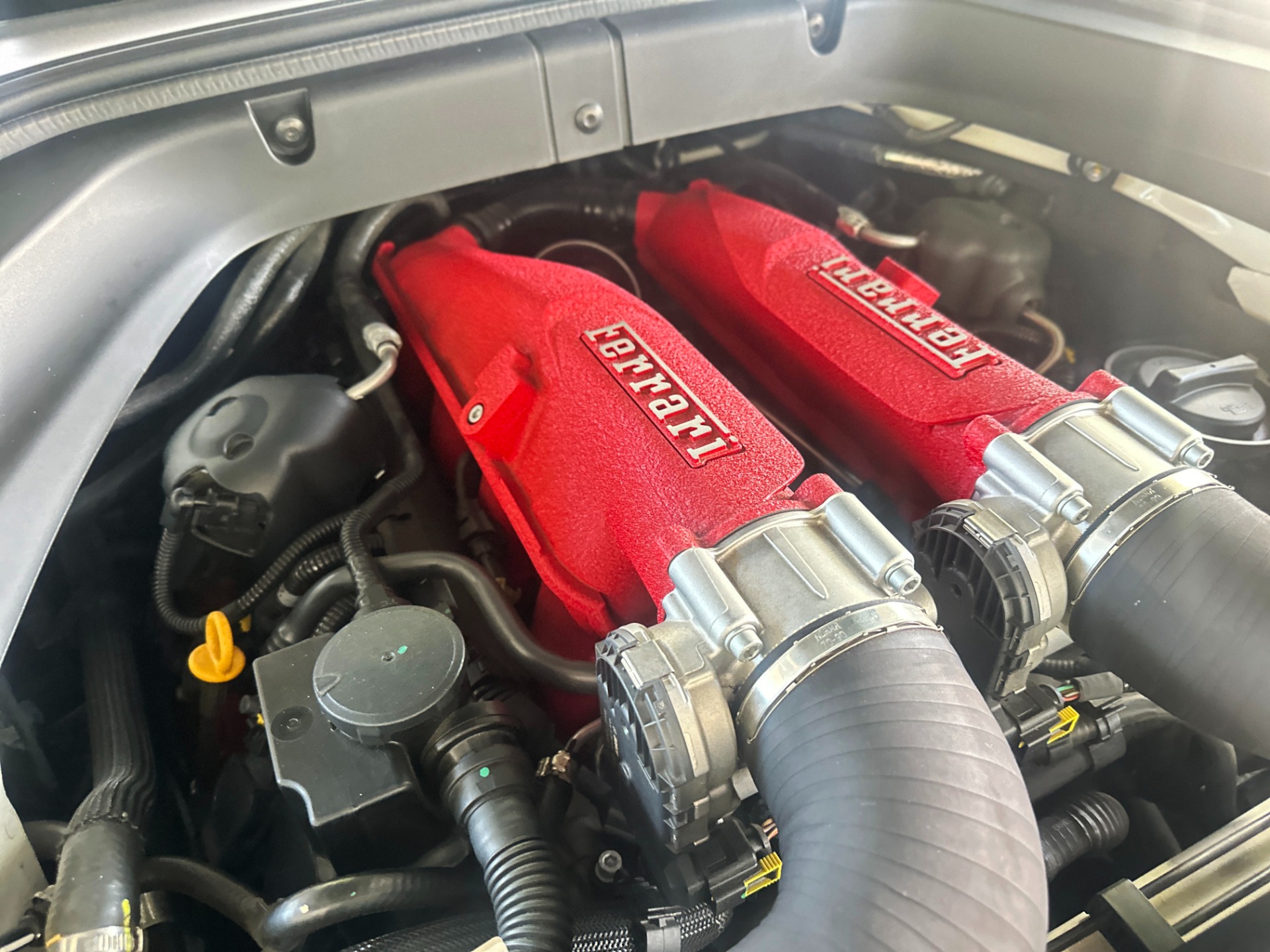 Used-2016-Ferrari-California-T