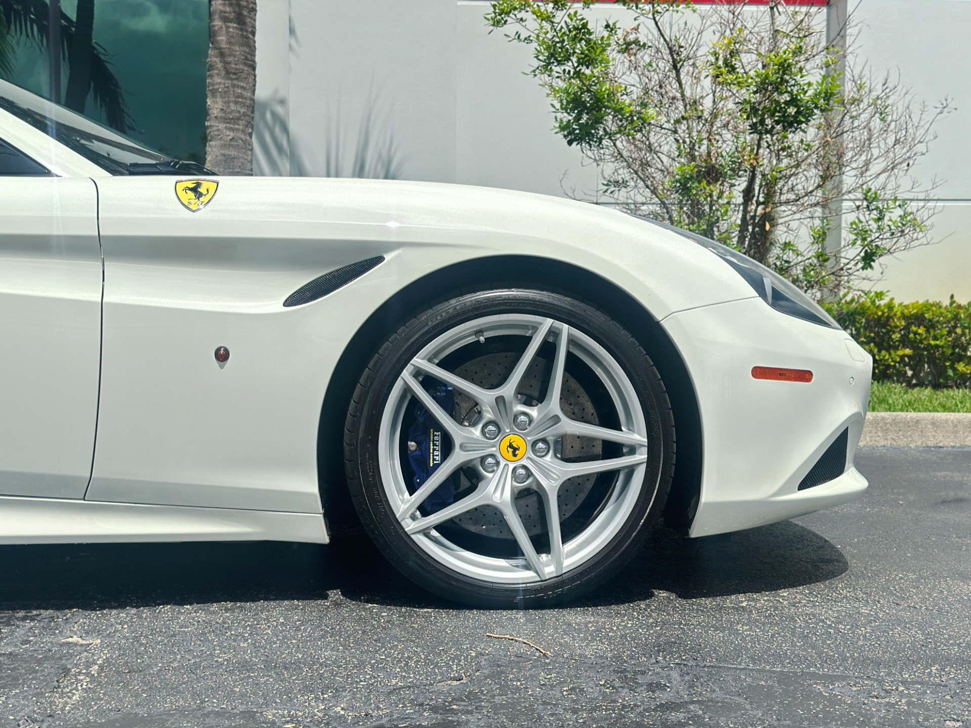 Used-2016-Ferrari-California-T