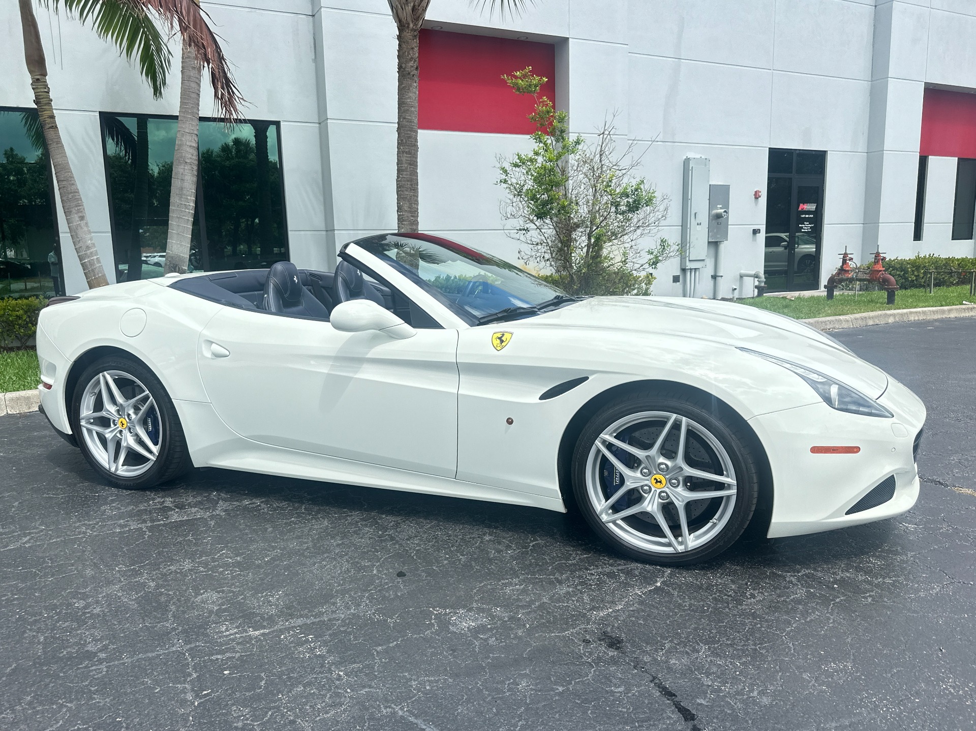 Used-2016-Ferrari-California-T