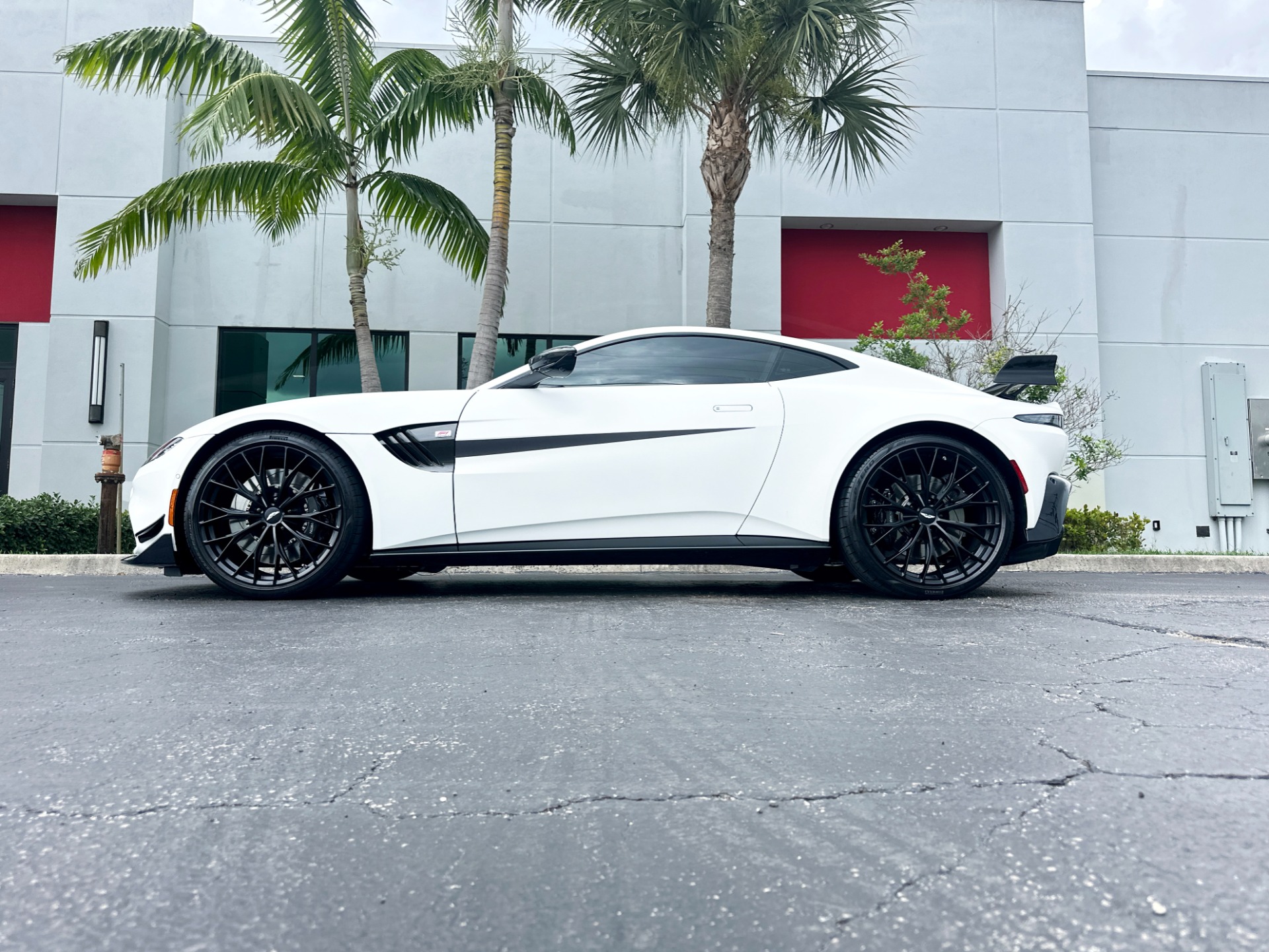 Used-2022-Aston-Martin-Vantage-F1-Edition