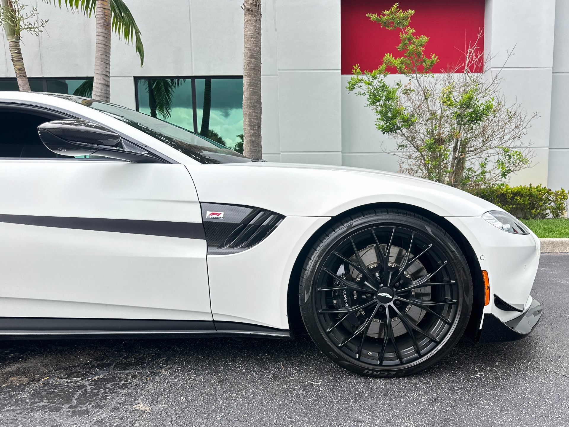 Used-2022-Aston-Martin-Vantage-F1-Edition