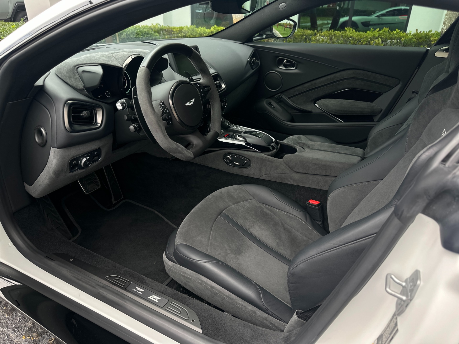 Used-2022-Aston-Martin-Vantage-F1-Edition
