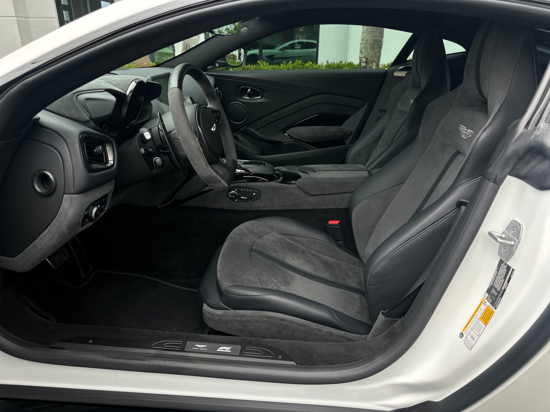 Used-2022-Aston-Martin-Vantage-F1-Edition