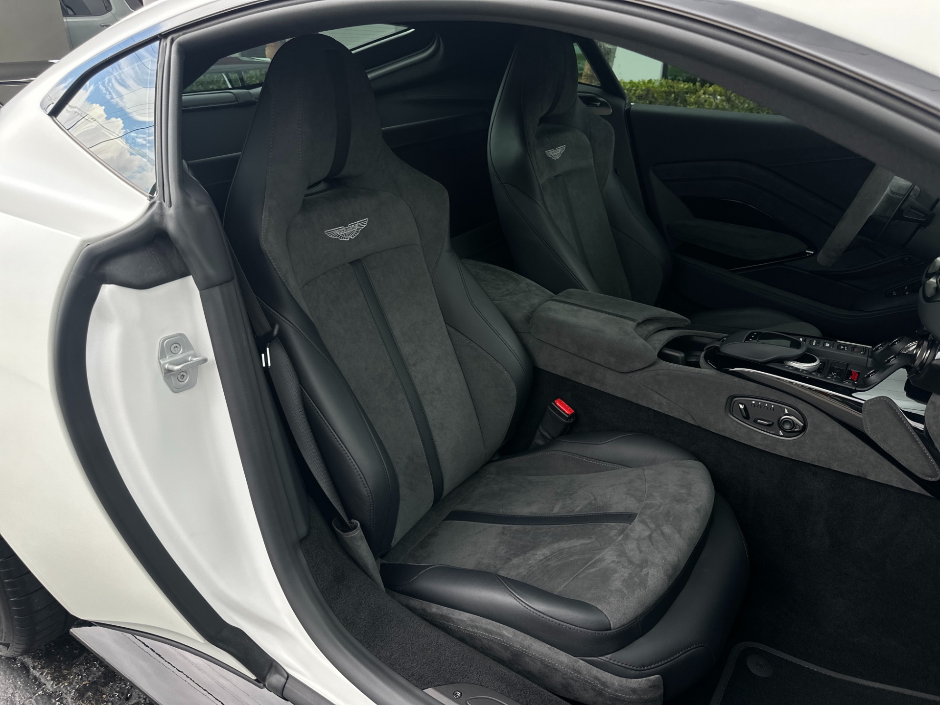 Used-2022-Aston-Martin-Vantage-F1-Edition