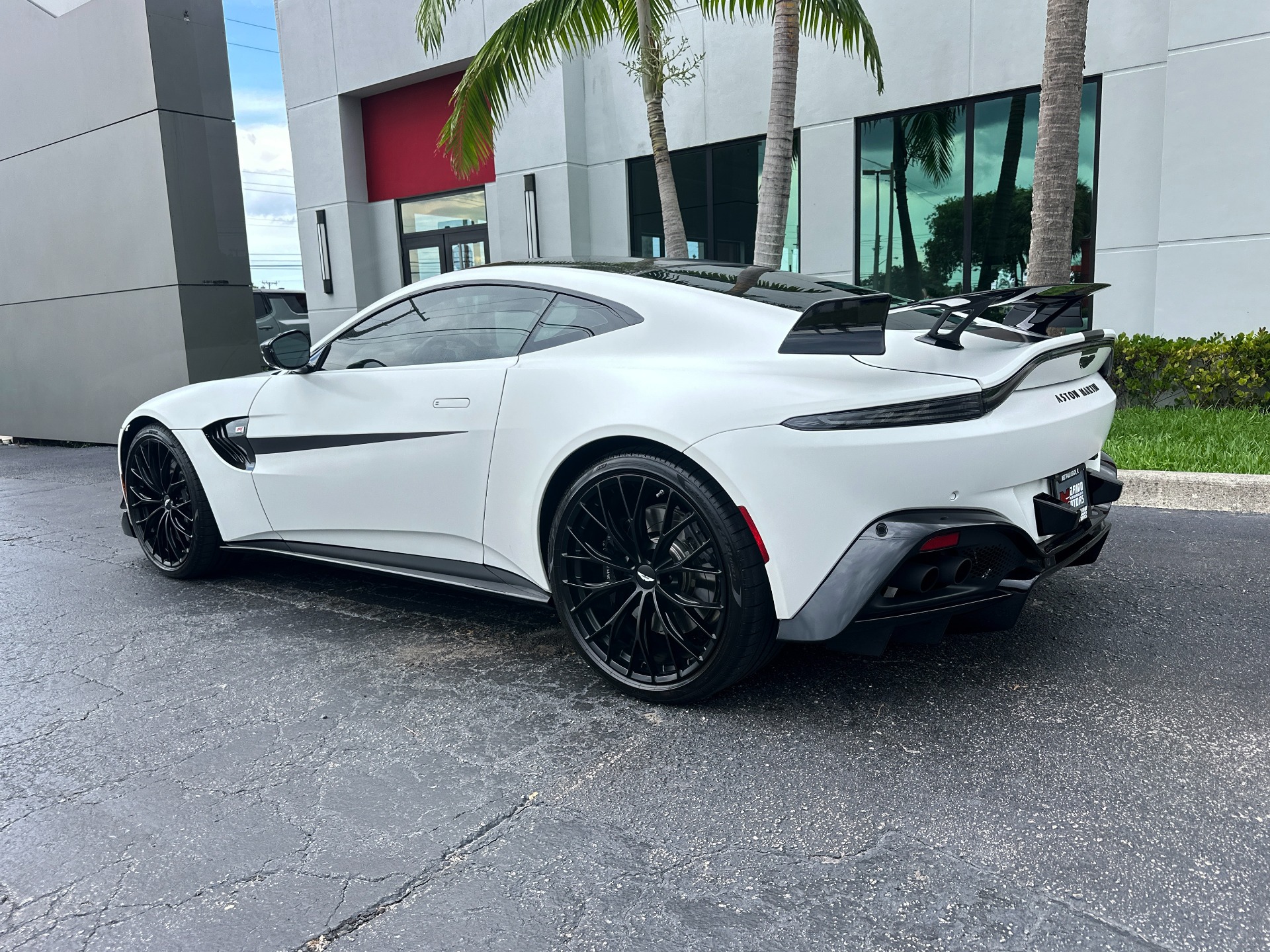 Used-2022-Aston-Martin-Vantage-F1-Edition